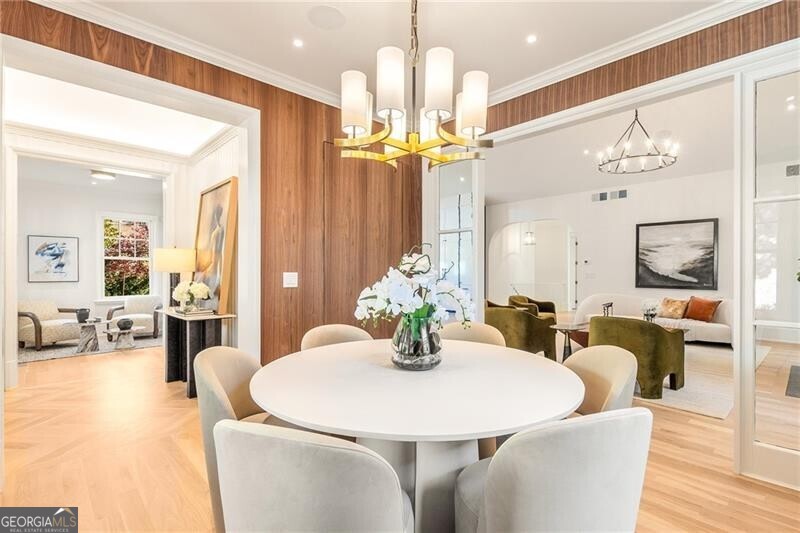 1323 N Highland AVE NE