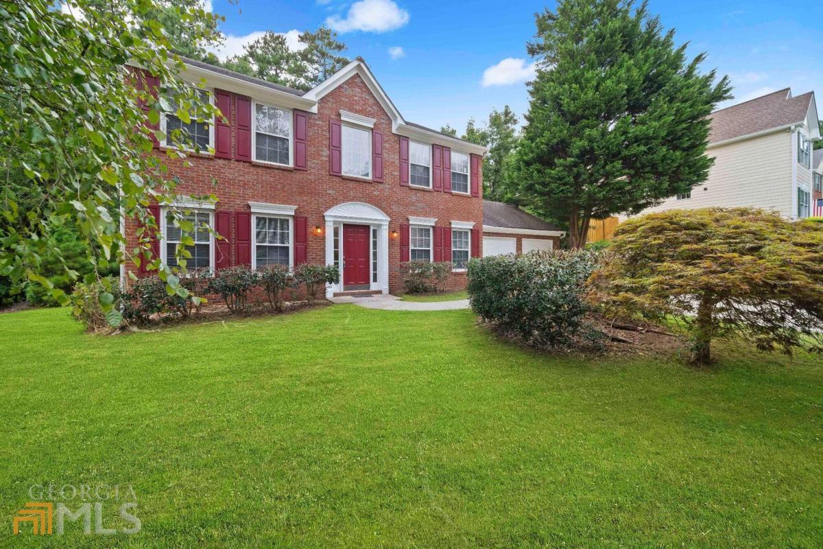 Welcome to the Milford Woods community. Within this community, you will find this lovely 2-story home with 4 bedrooms and 2.5 bathrooms, a 2-car garage, and a leveled backyard that sits in a private cul-de-sac. The main level includes hardwood floors, a living room with a fireplace, a dining room, a breakfast room, a half bathroom, and a formal dining room. Within the kitchen, you will find stainless steel appliances and quartz countertops to complement. The second level displays four bedrooms. The primary bedroom suits a walk-in closet and full bathroom with dual vanity spaces and a separate shower tub. The neighborhood features a clubhouse, racquetball court, playground, and swimming pool. This newly renovated home is a must-see!