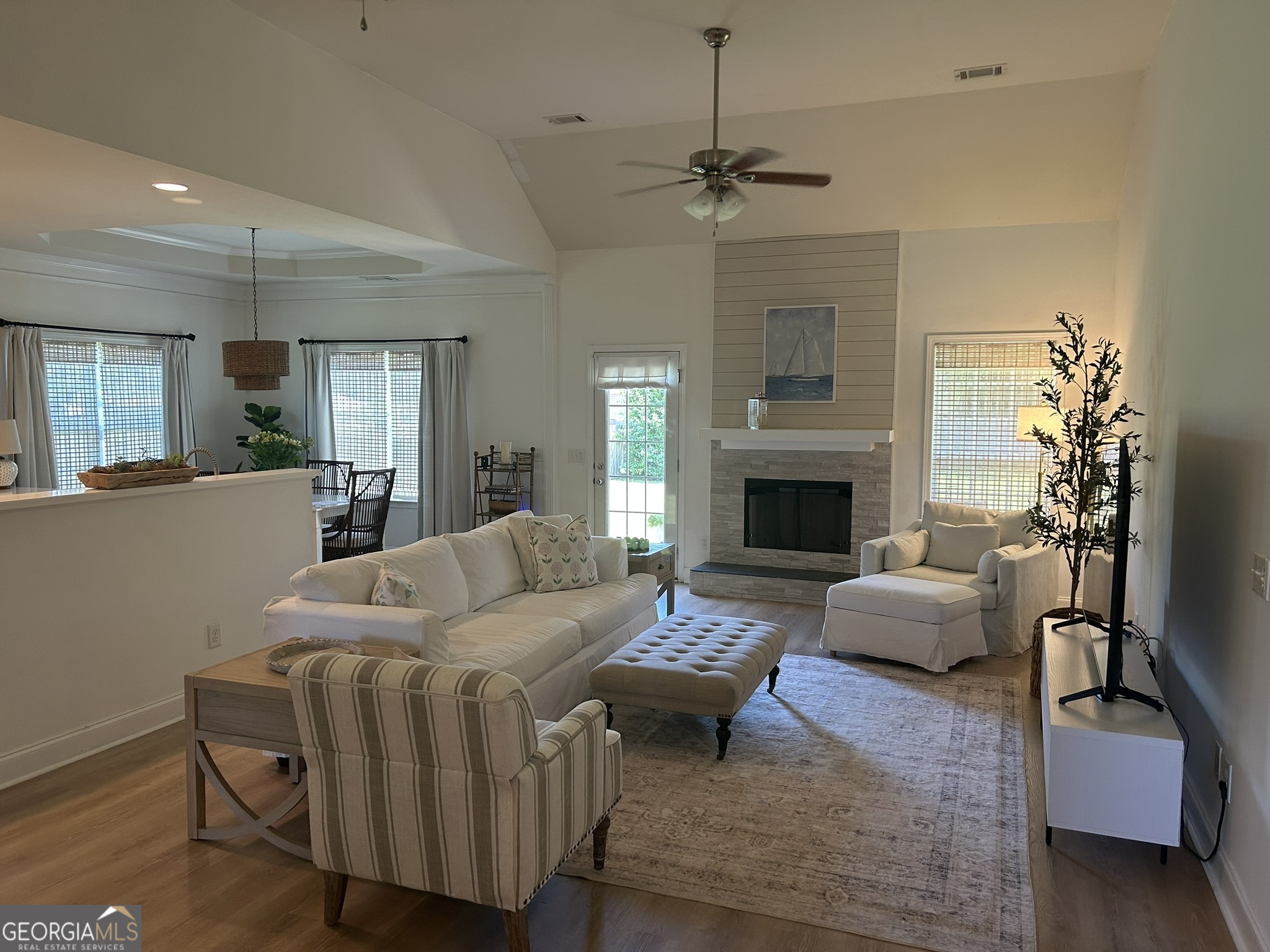 109 Berkley CIR