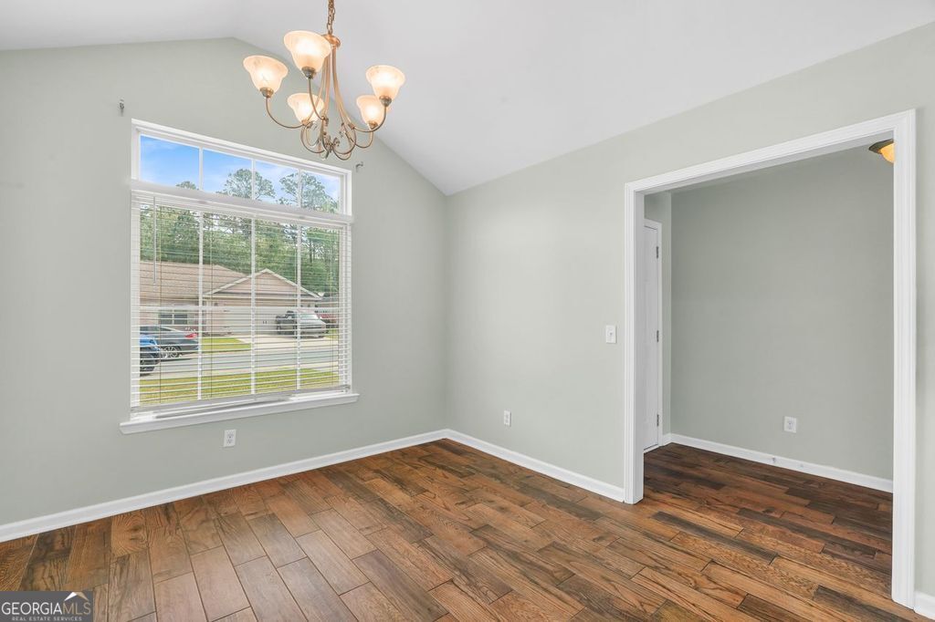 303 Daniel Trent WAY 081