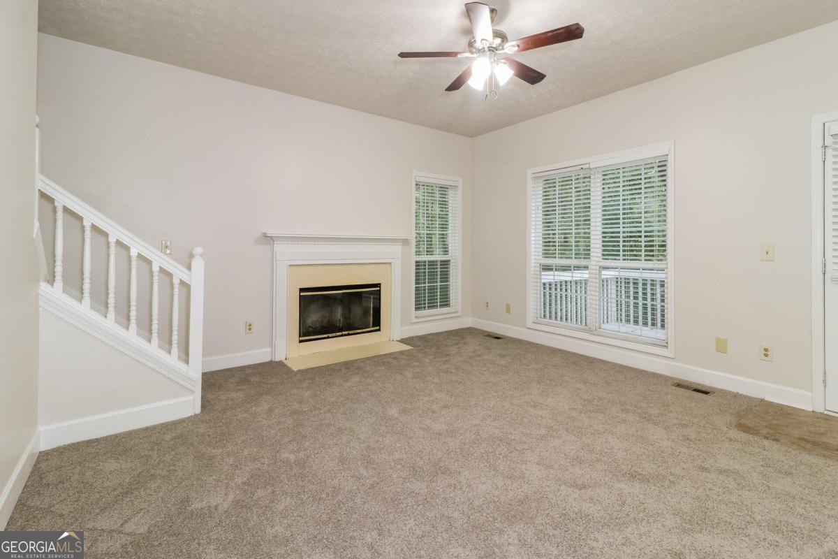 5526 Chestnut Creek LN