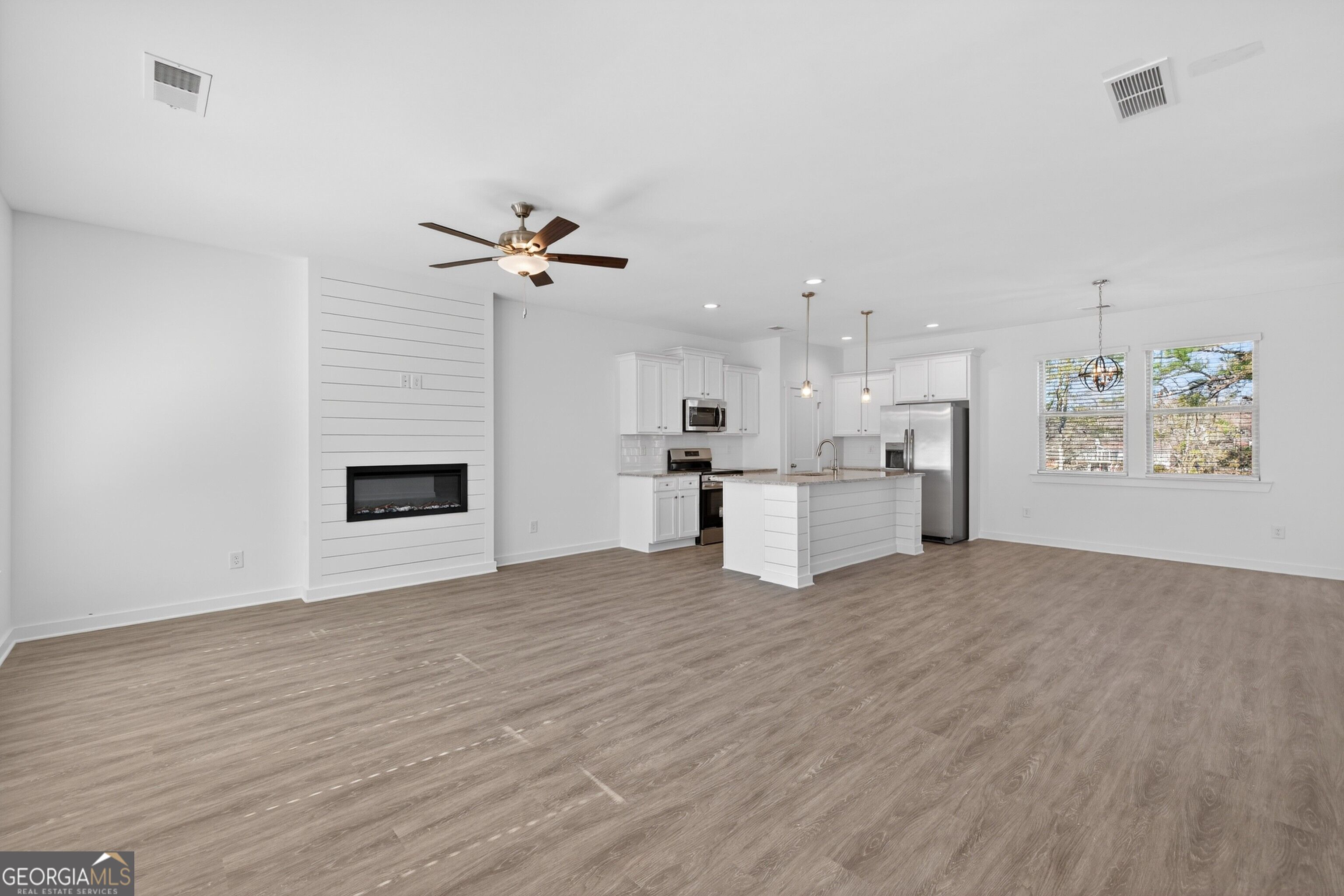 109 Royal Tern LN