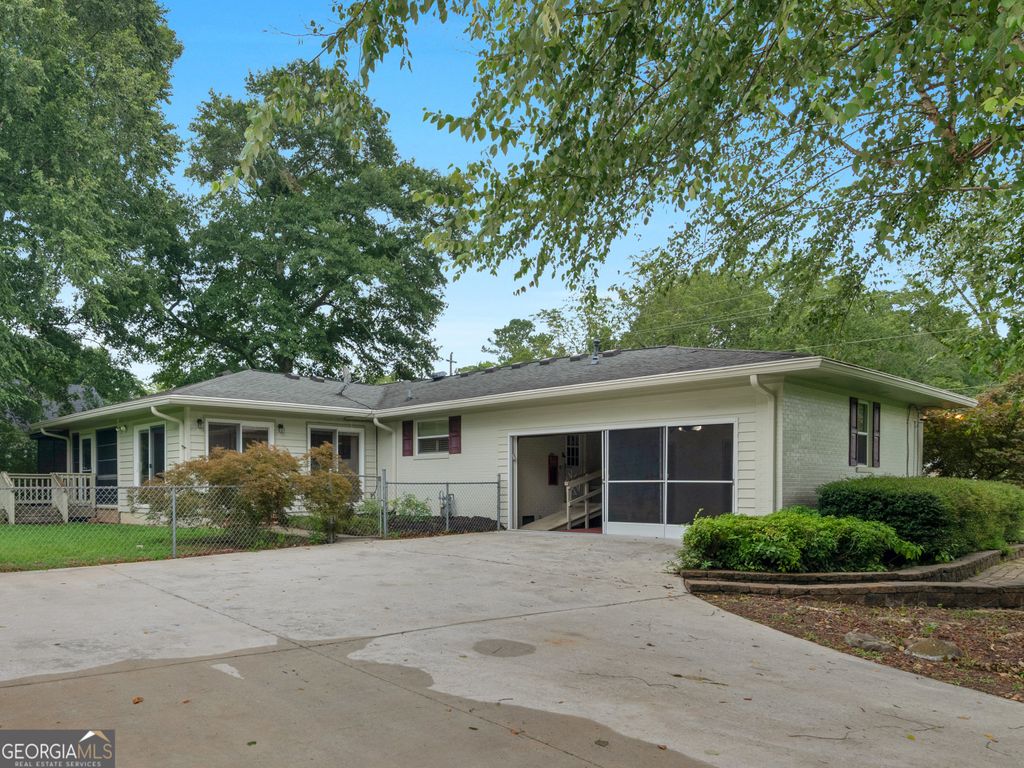 Photo of 105 Zebulon Street, Milner, GA 30257 (MLS # 10710816)