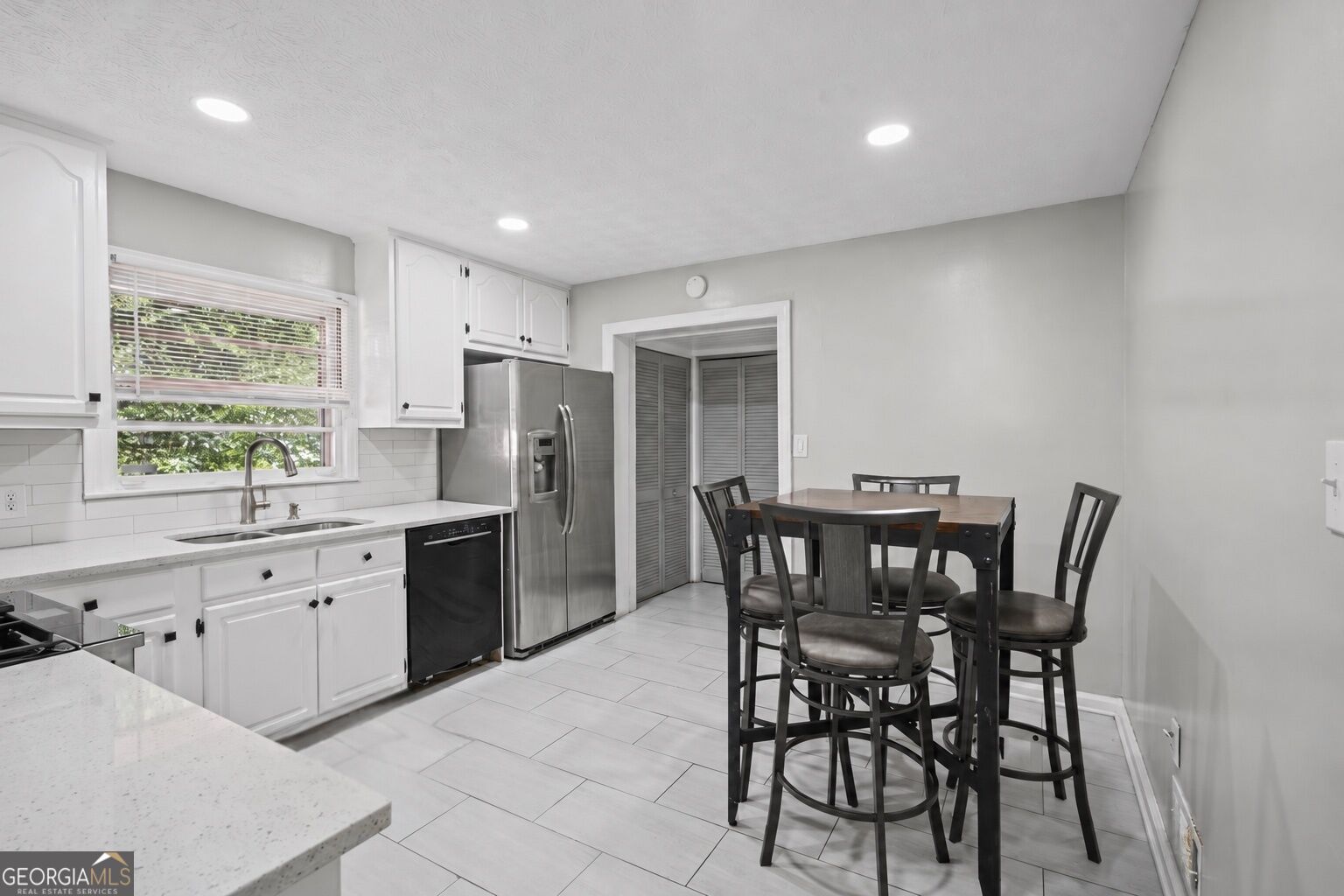 2751 Ben Hill RD