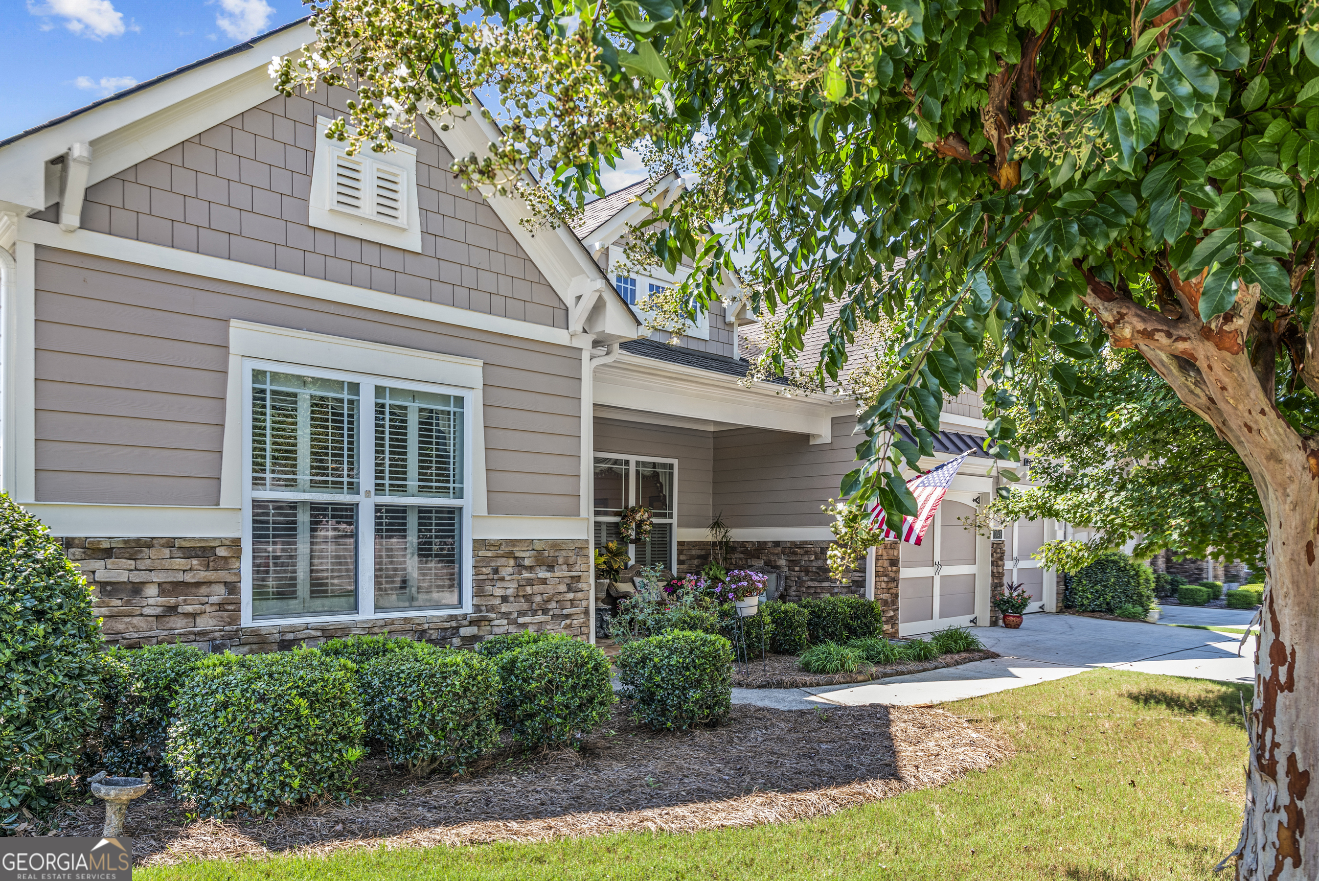 1042 Creekwood CIR
