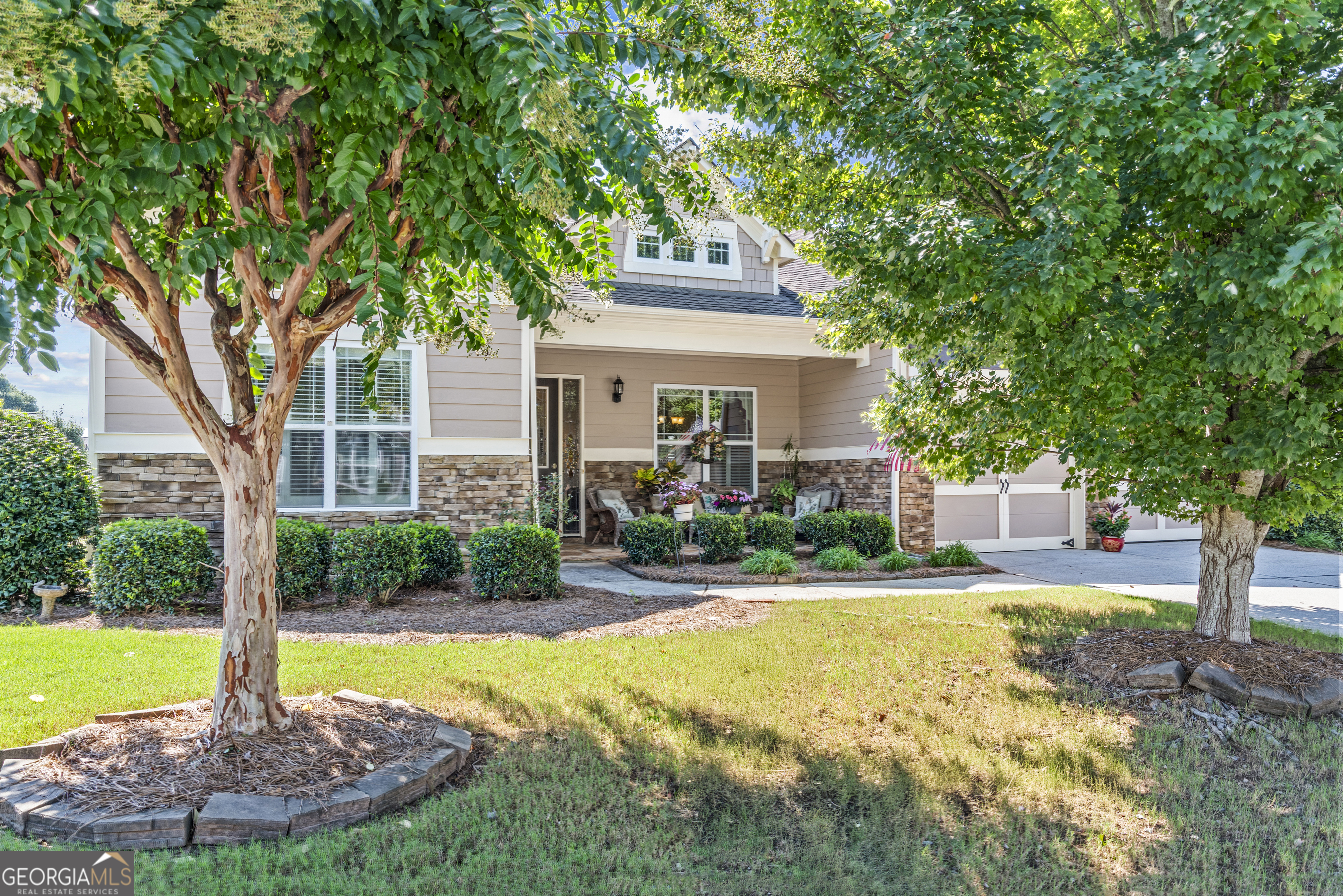 1042 Creekwood CIR
