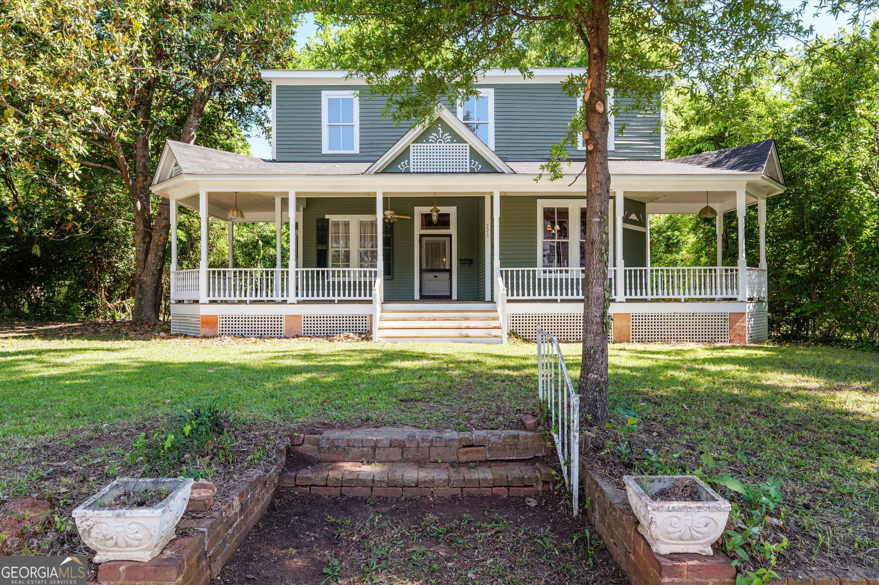 223 E Robert Toombs AVE