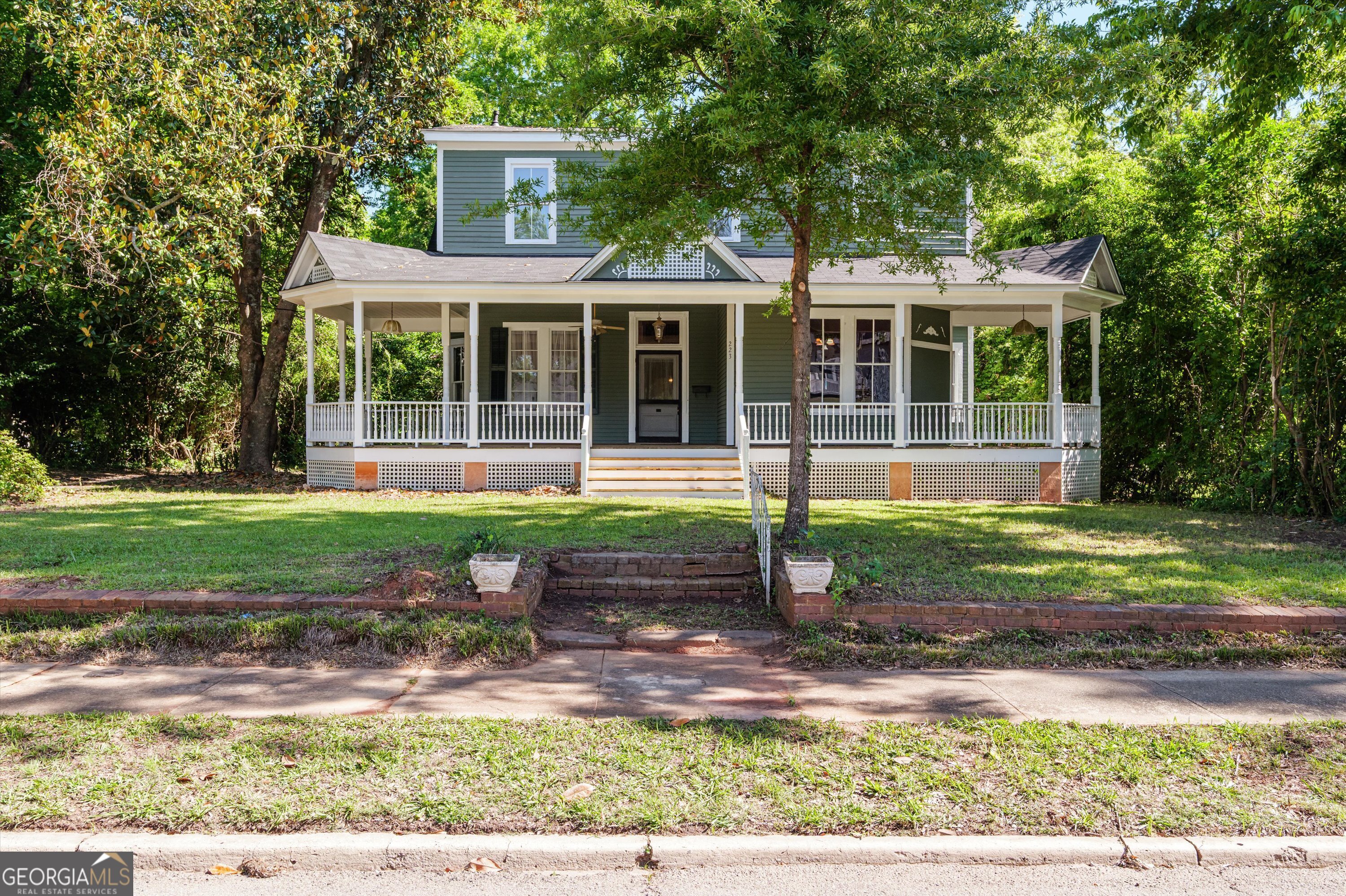 223 E Robert Toombs AVE