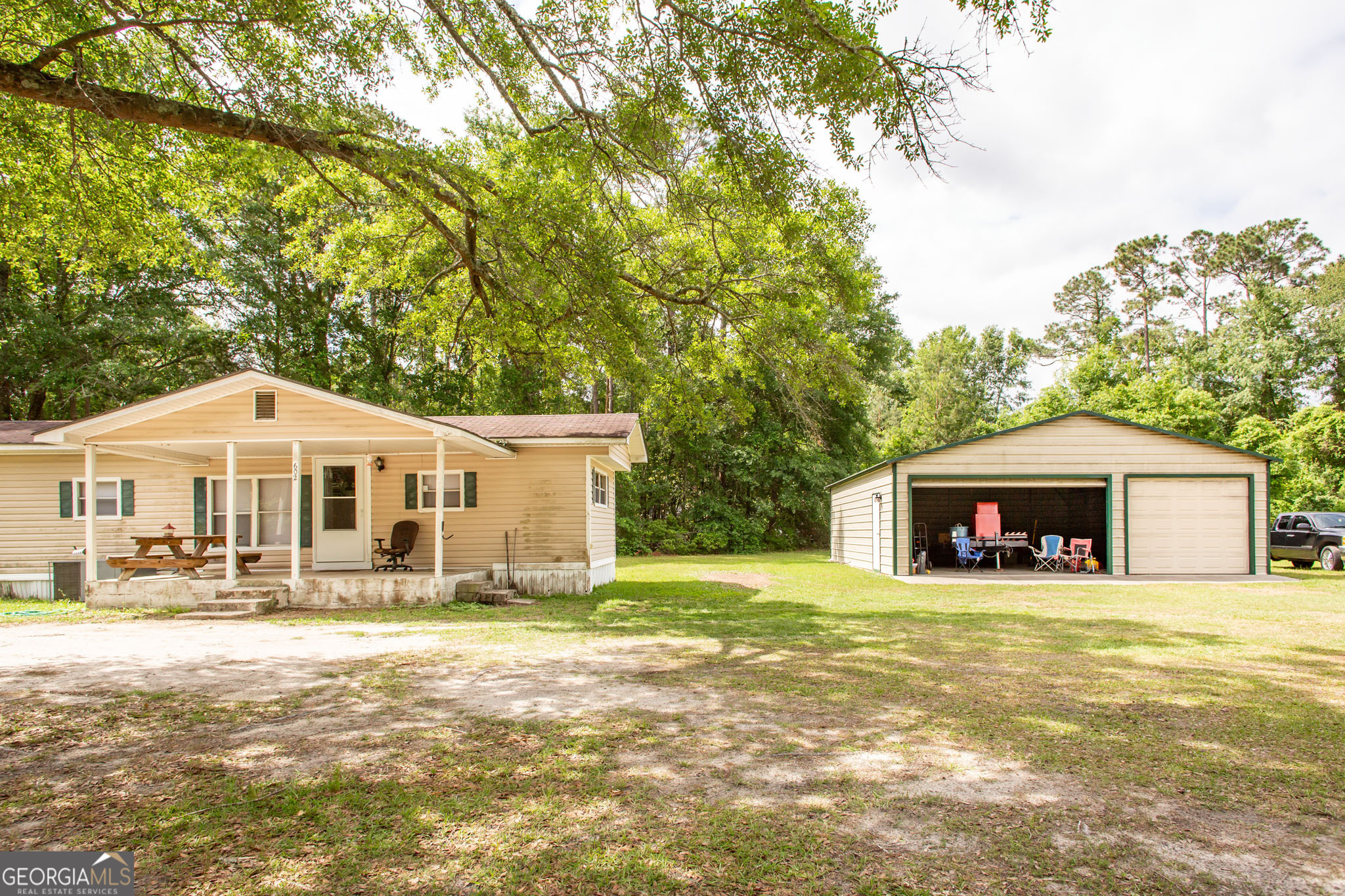 602 E Blackshear AVE