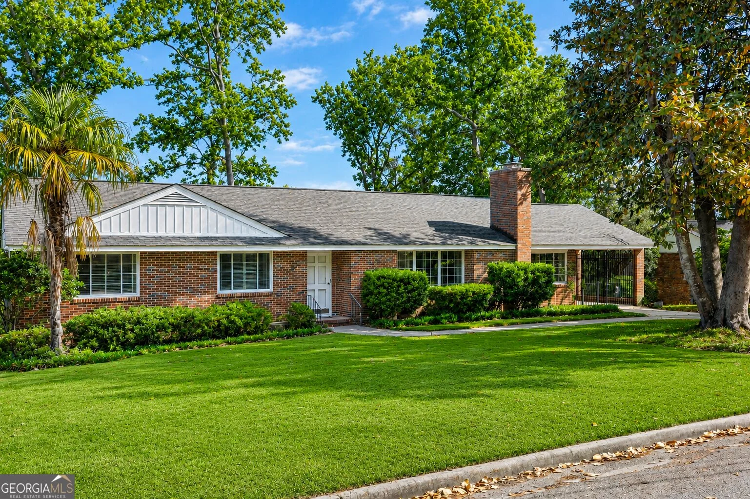 2220 Edgewood Drive