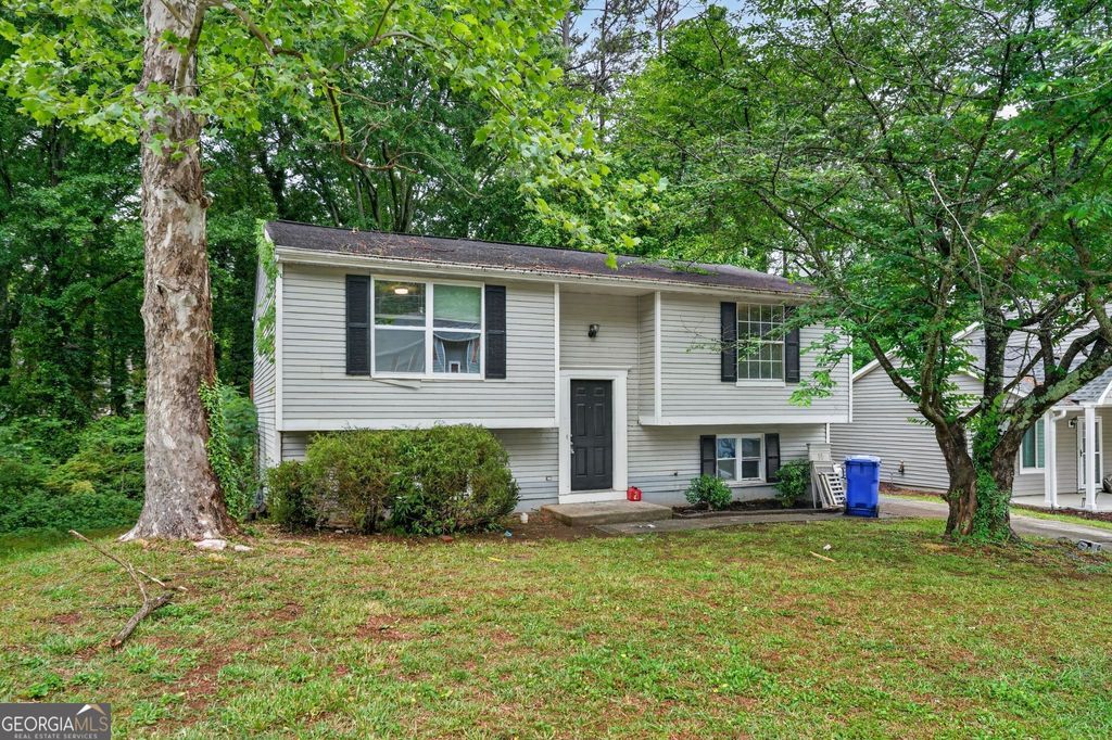 Photo of 2075 Countydown Lane, Stone Mountain, GA 30088 (MLS # 10755865)