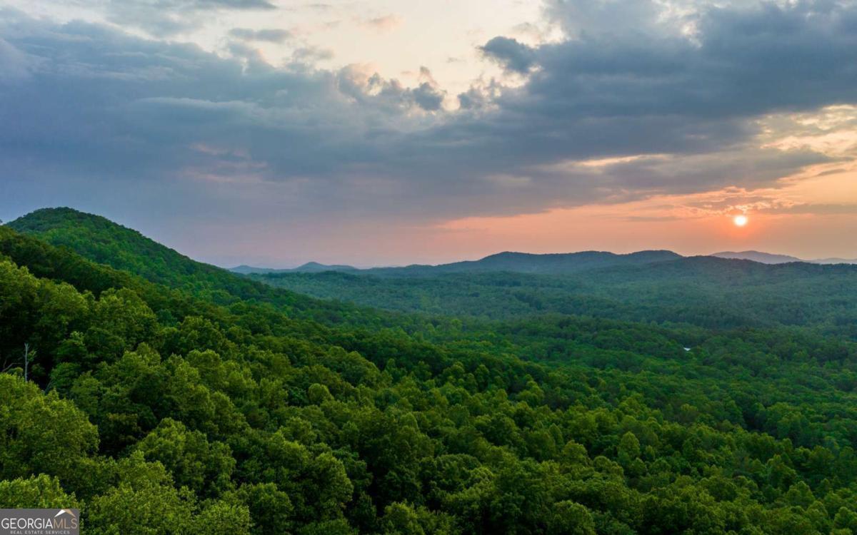 LOT 25 Scouts Overlook