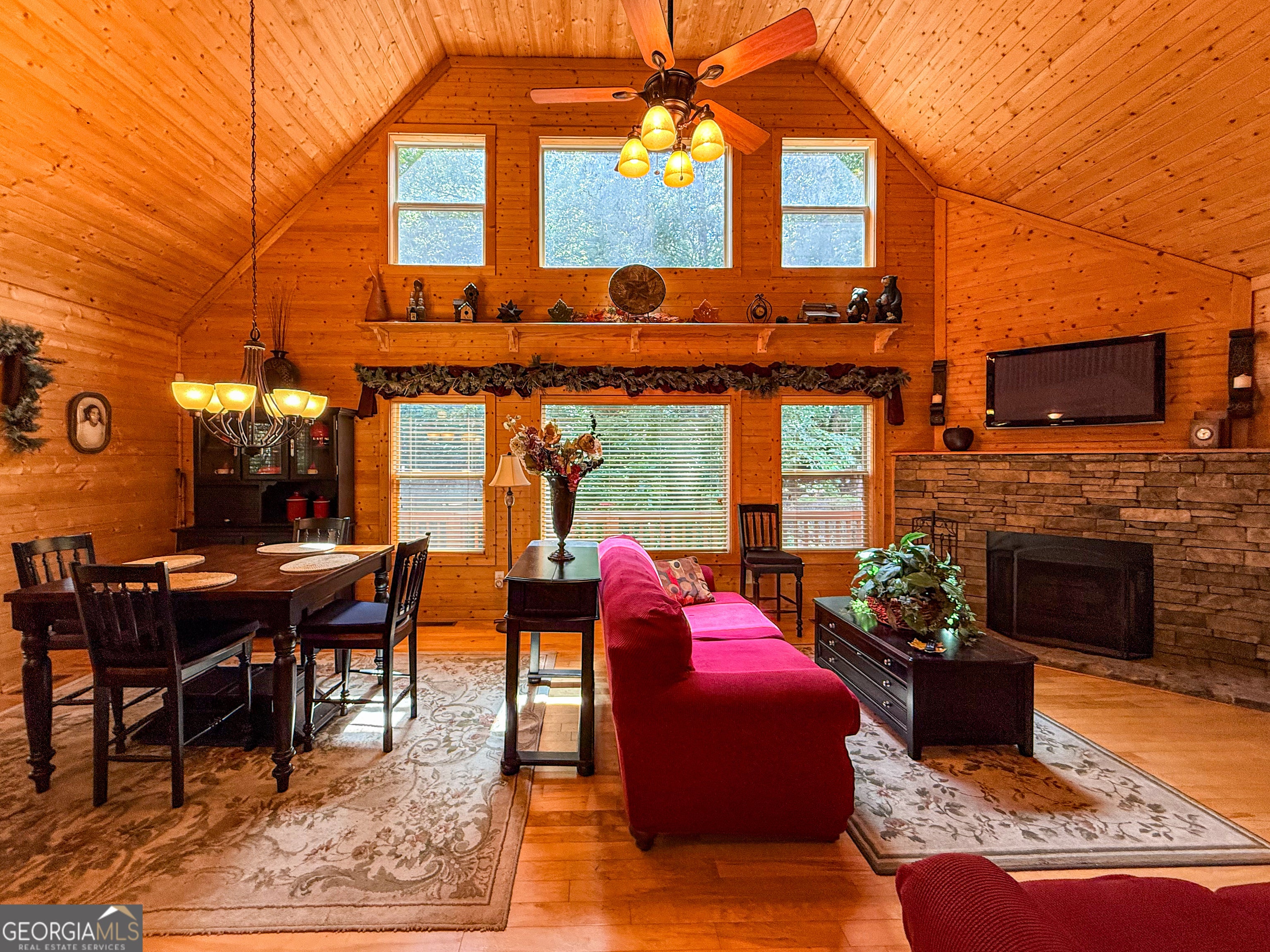 10 Meadow View LN