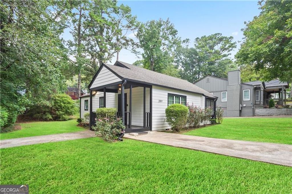 Photo of 2097 Baker Road NW, Atlanta, GA 30318 (MLS # 10673599)