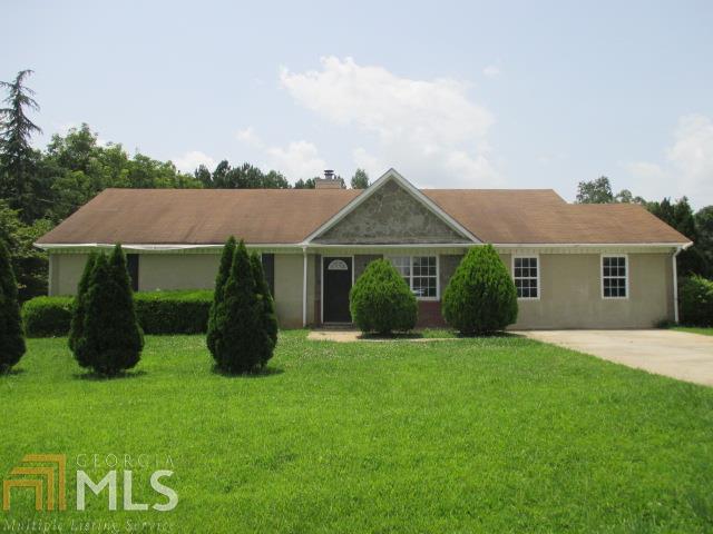 Just a few of your personal touches and this home is ready to call "Home Sweet Home"! Hard to find price range in hard to find location make this one a win-win. Home features a living room, dining room, mud room, 3 spacious bedrooms as well as a playroom. There are ceramic tile floors in the dining, kitchen, laundry, mudroom and the two baths.
