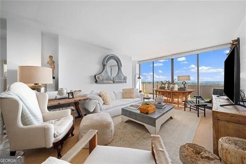 Photo of 2575 Peachtree Road NE #22H, Atlanta, GA 30305 (MLS # 10871367)