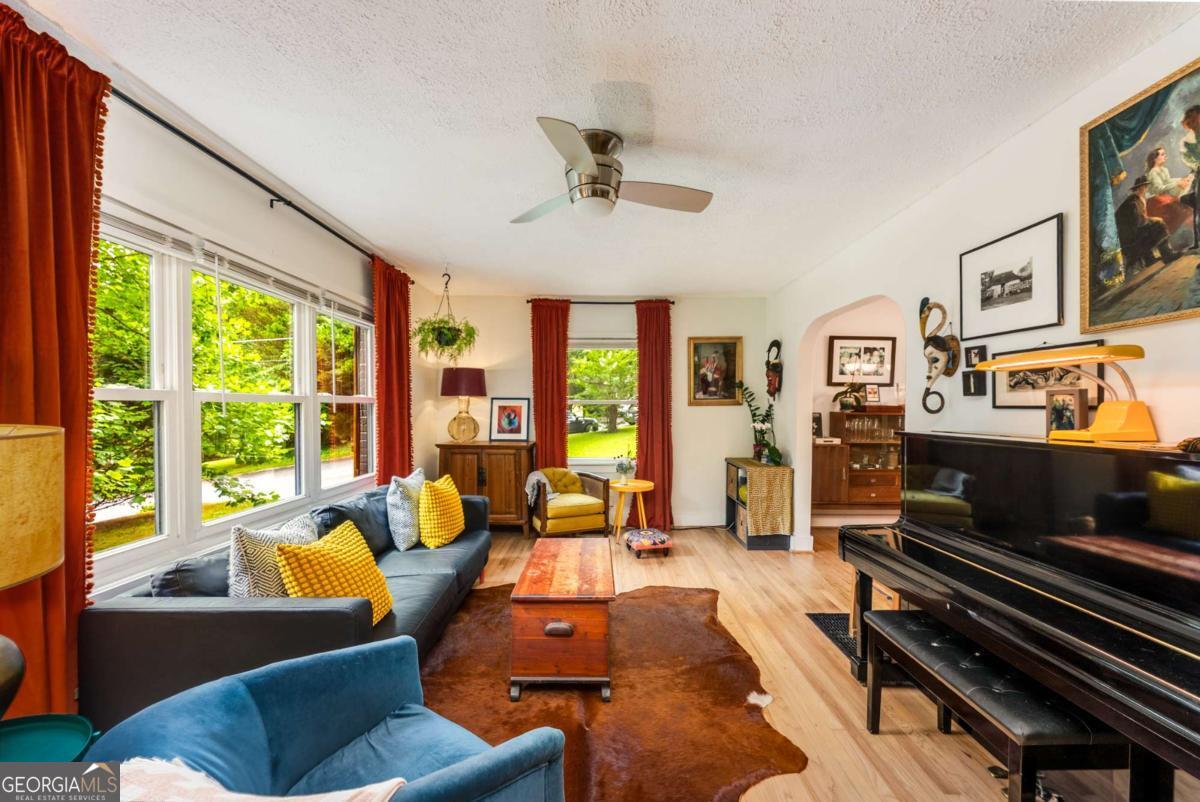 2468 Fallview TER