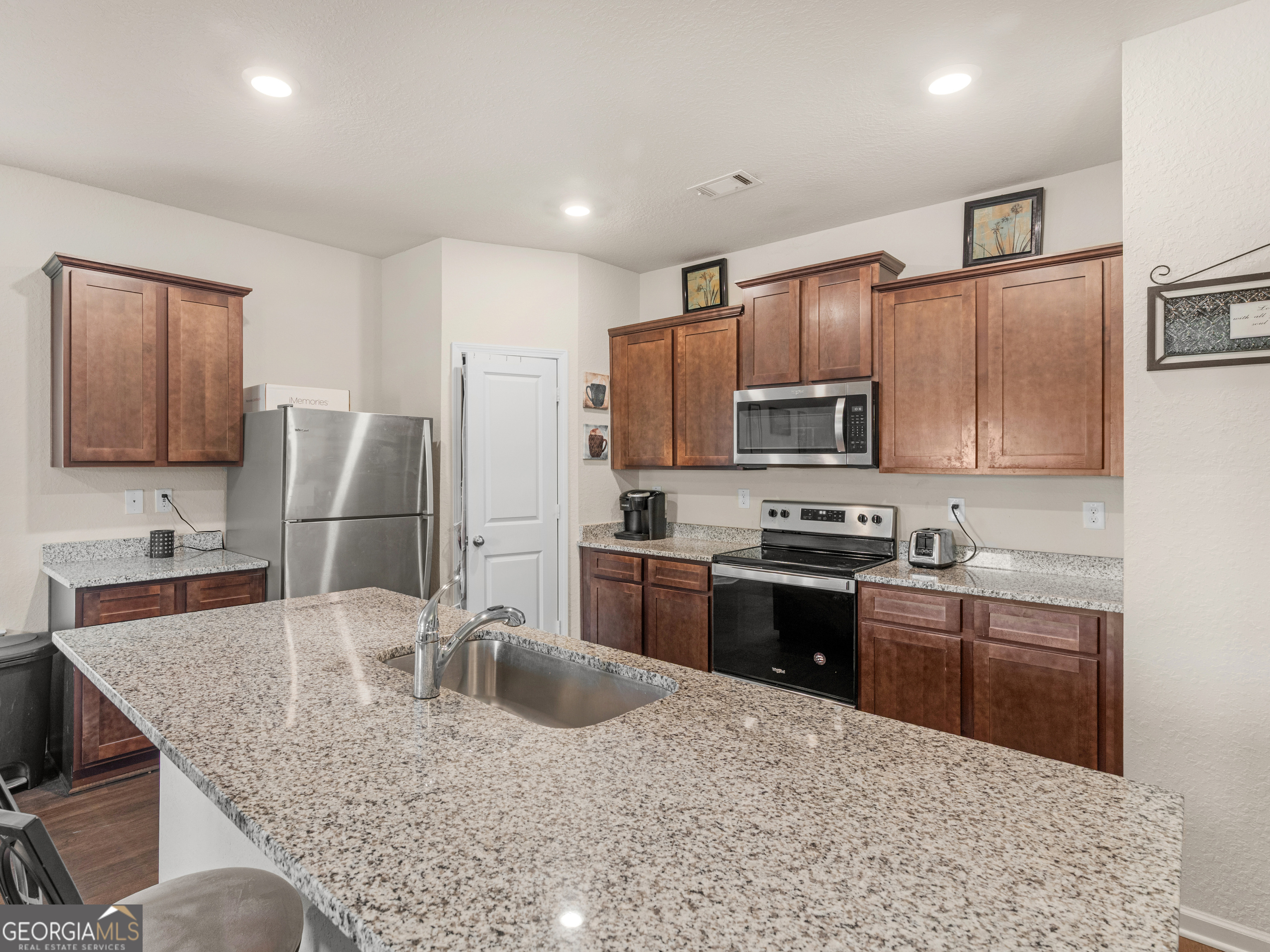 Saddle Ridge @ Annewekee Trail - Residential