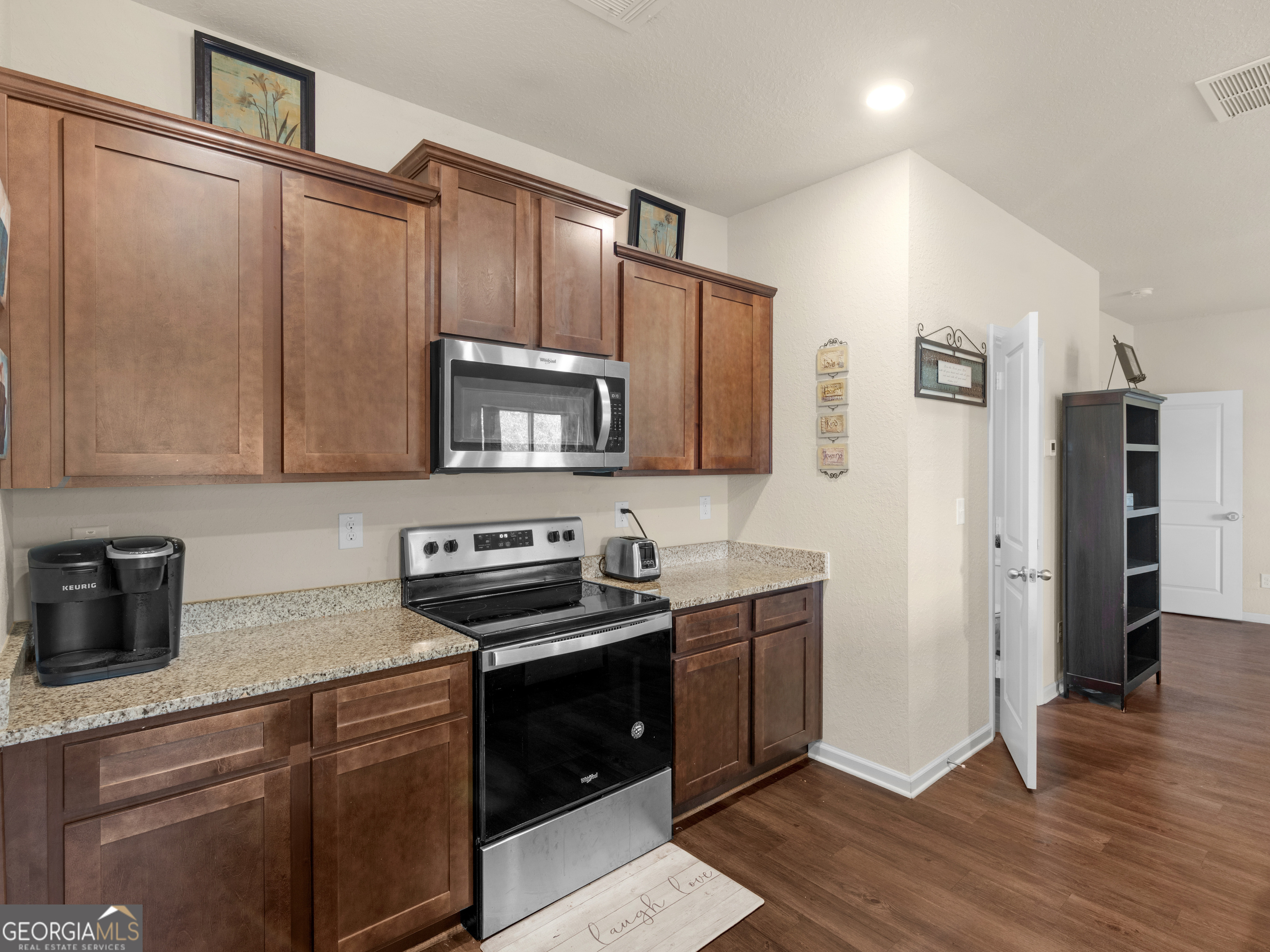 Saddle Ridge @ Annewekee Trail - Residential