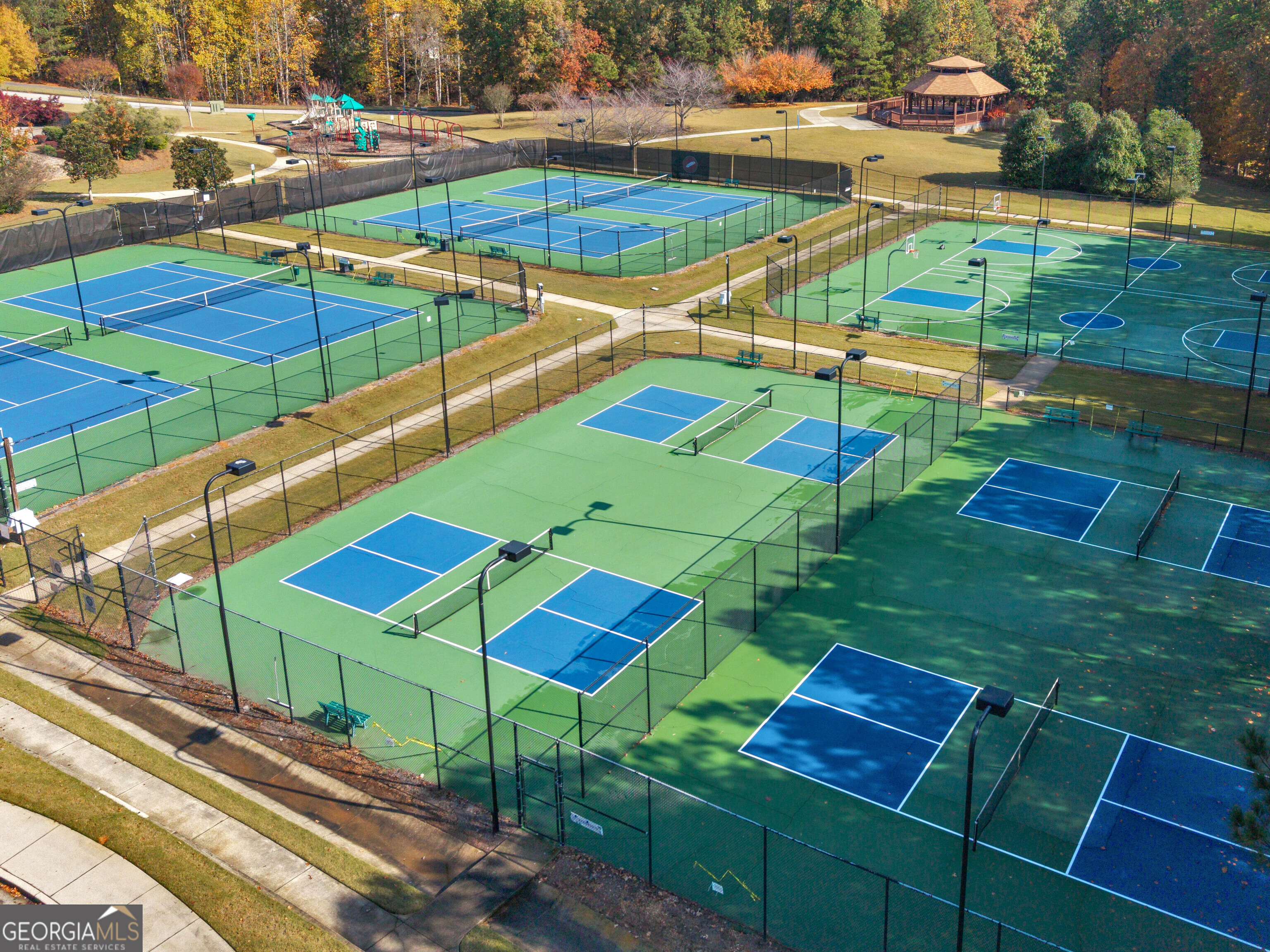 Saddle Ridge @ Annewekee Trail - Residential