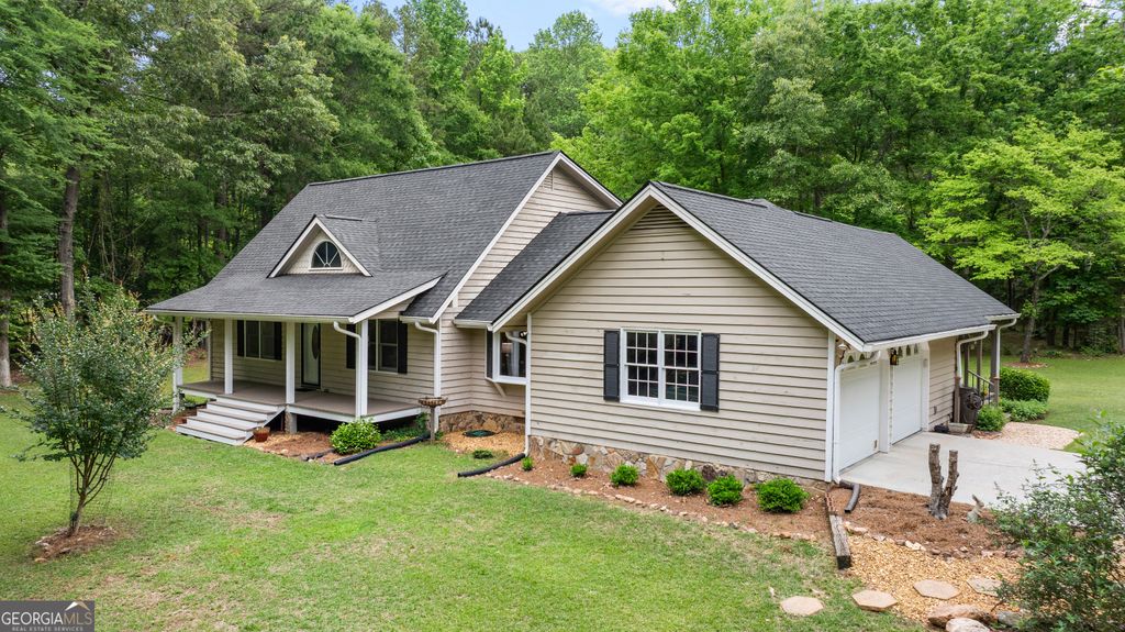 Photo of 420 Darren Drive, Fayetteville, GA 30215 (MLS # 10763905)