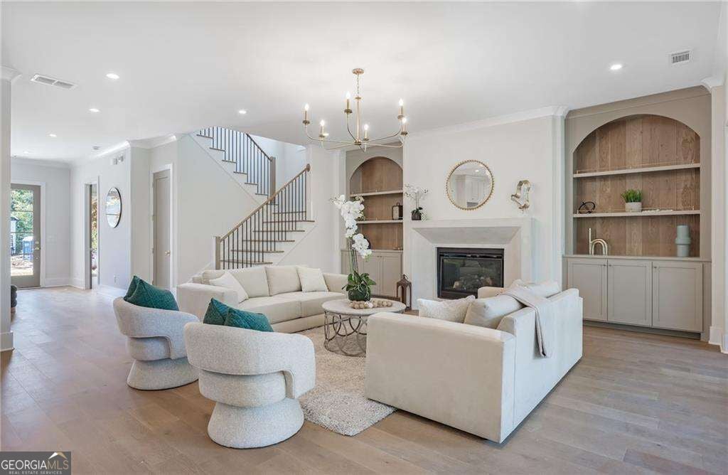 3465 Hildon Circle