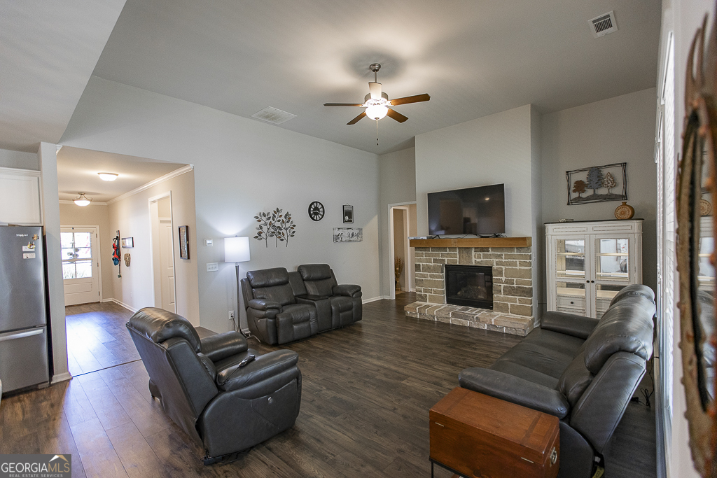 740 Lakeview Bend CIR