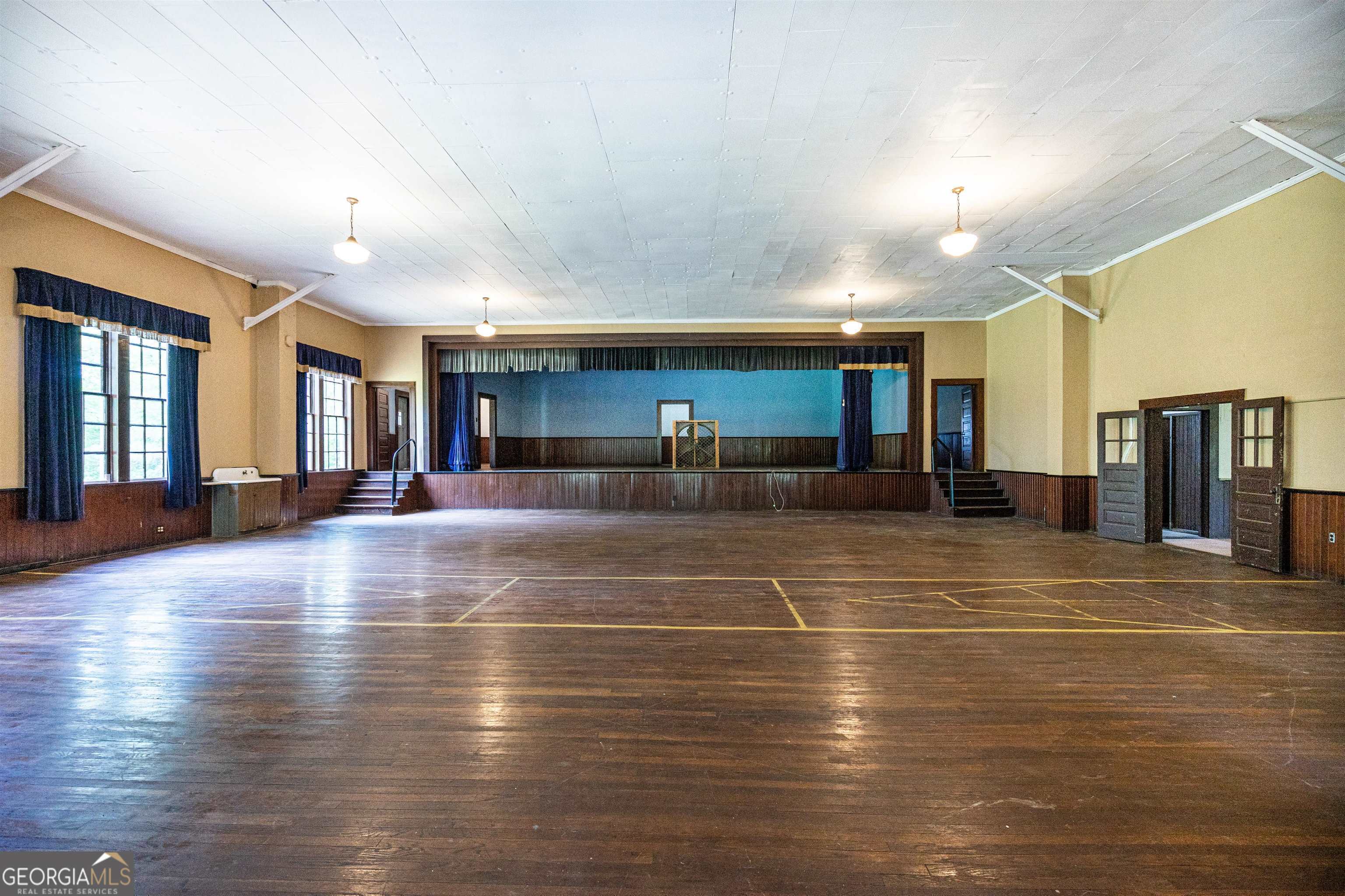 3444 Robert Hayes RD