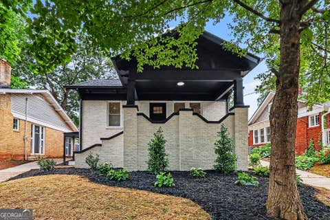 Photo of 1600 Rogers Avenue SW, Atlanta, GA 30310 (MLS # 10788640)
