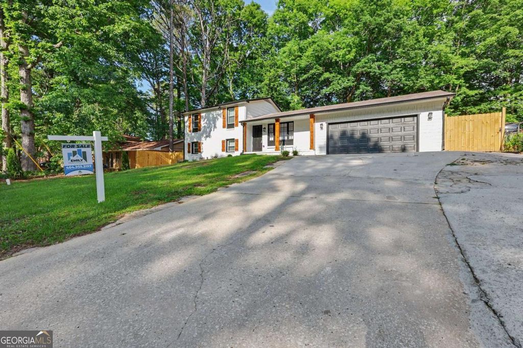 Photo of 3043 Orbit Circle, Ellenwood, GA 30294 (MLS # 10764480)
