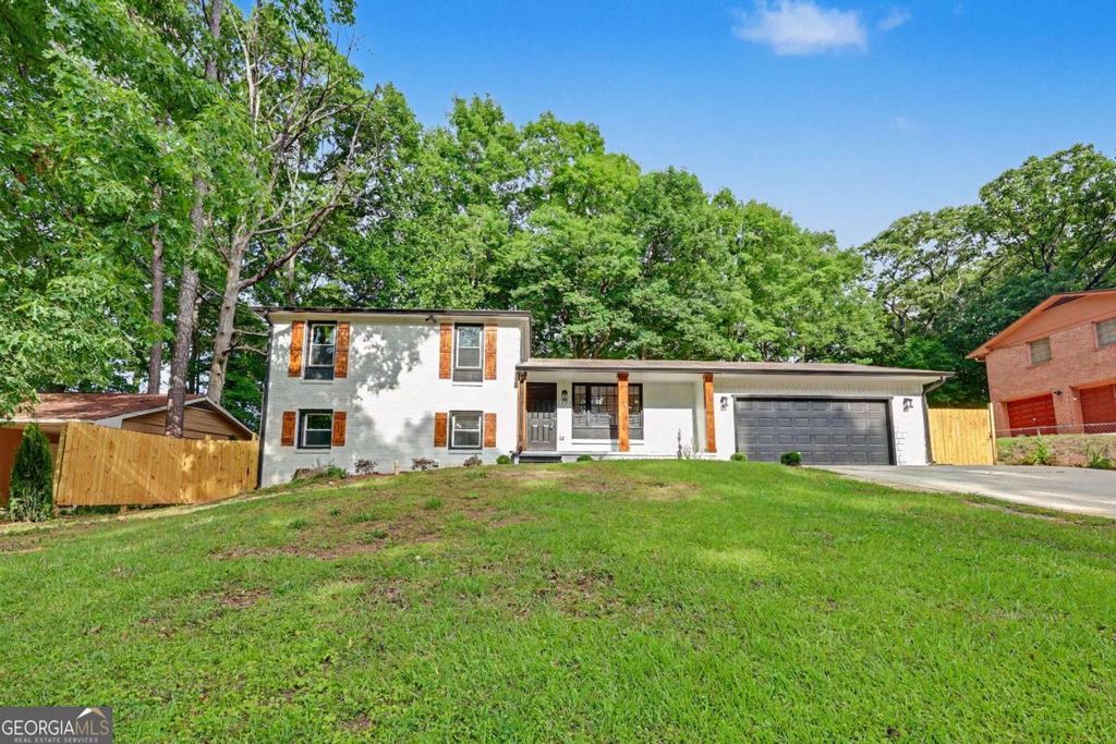 Photo of 3043 Orbit Circle, Ellenwood, GA 30294 (MLS # 10764480)