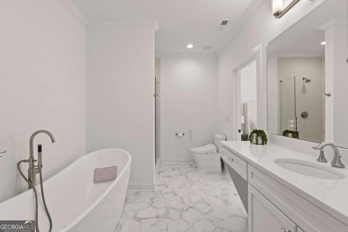 Atlanta Country Club - Residential