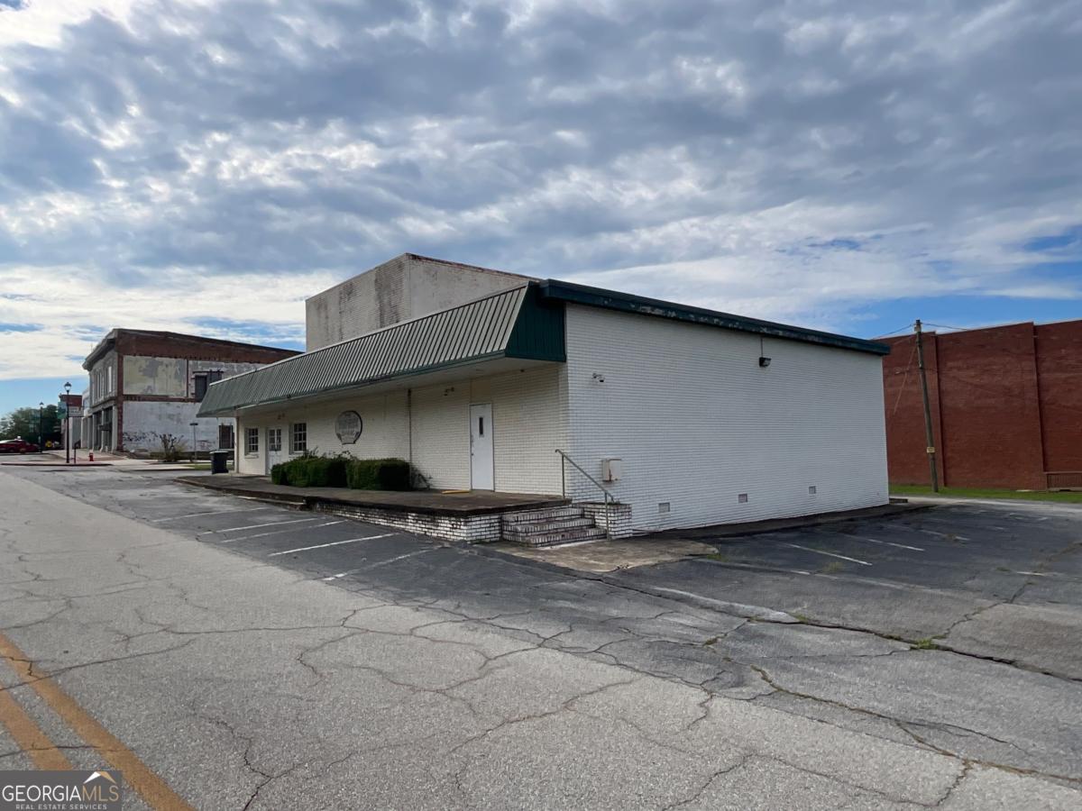 710 Sibley AVE