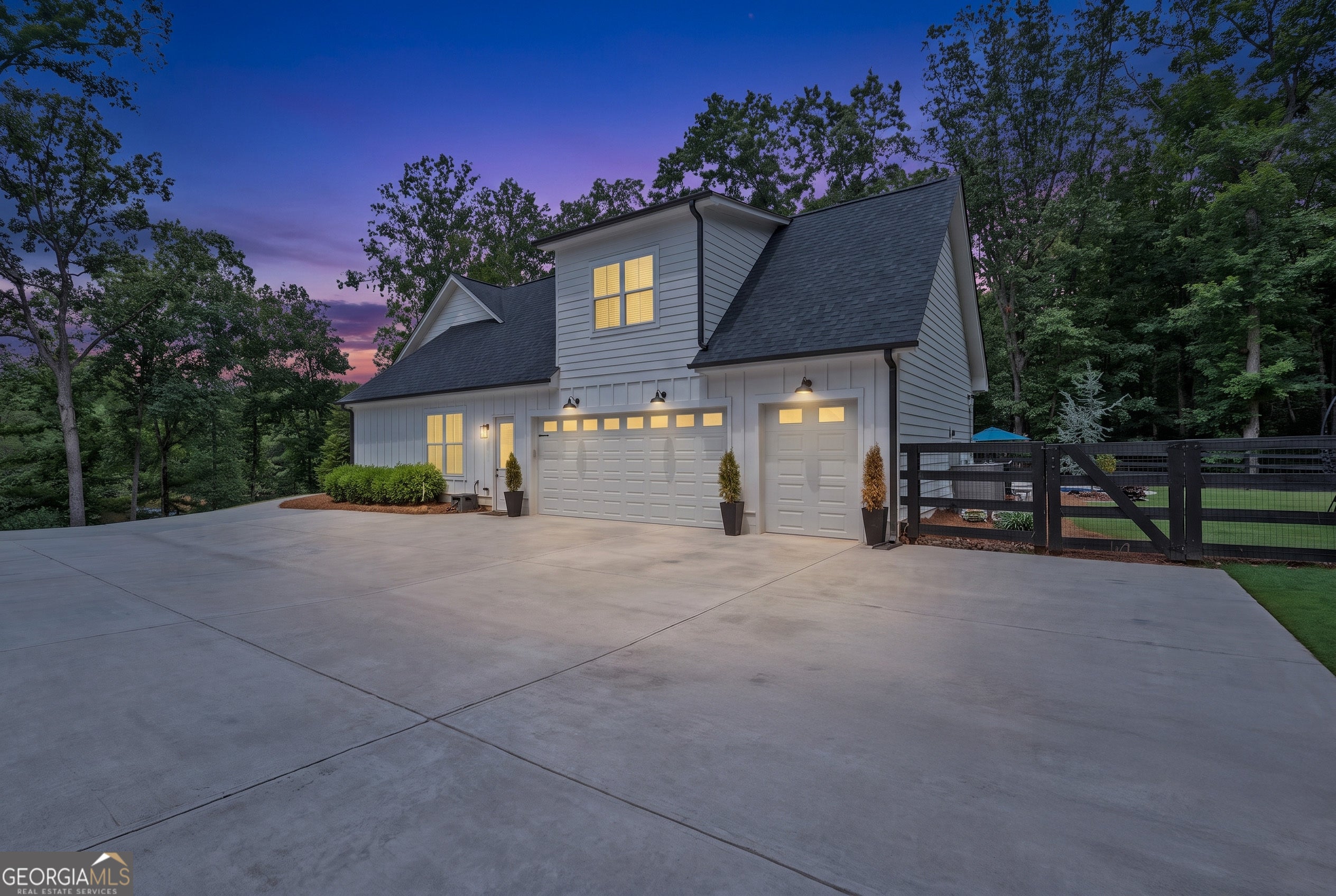 329 Dunroven WAY