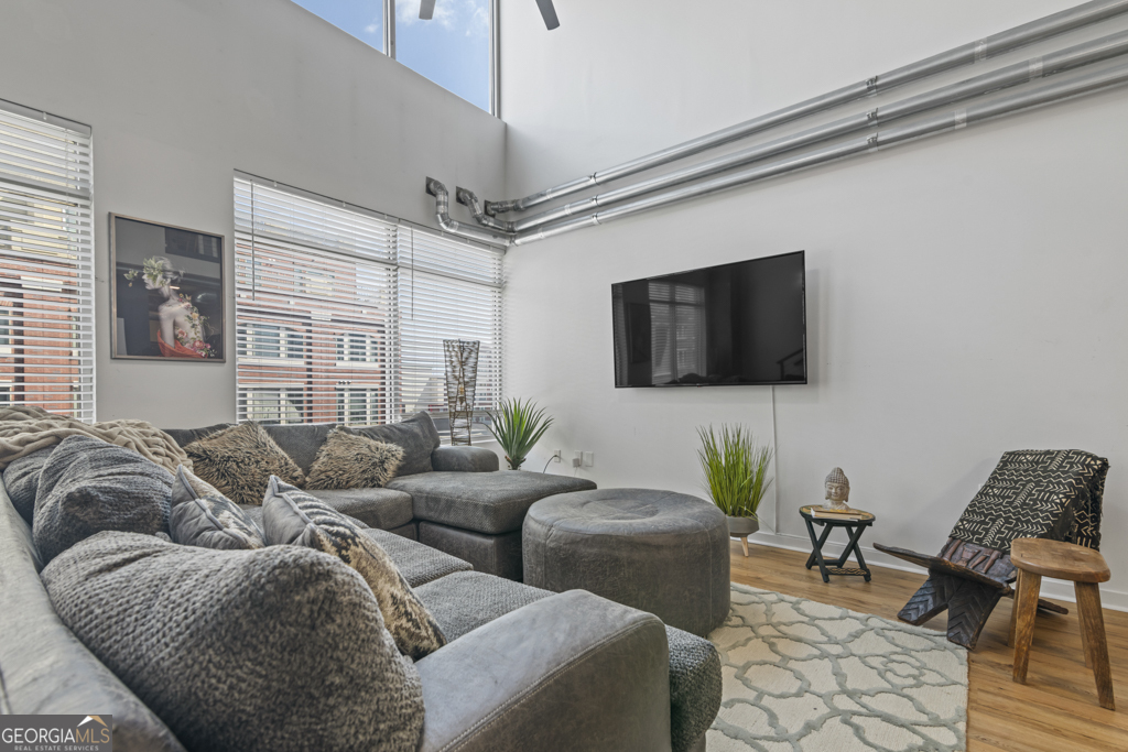 260 18th ST NW 10320