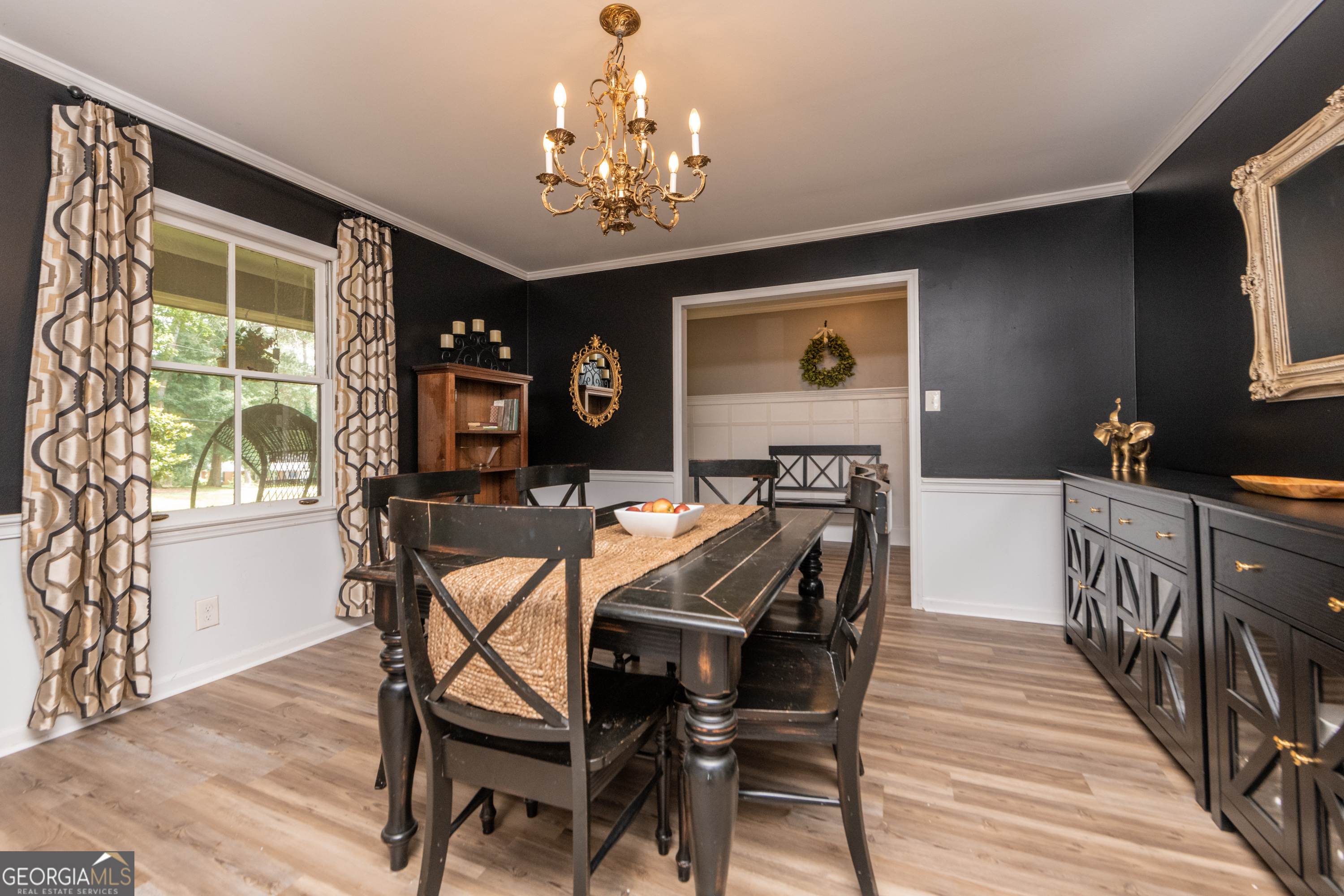 826 Edward PL