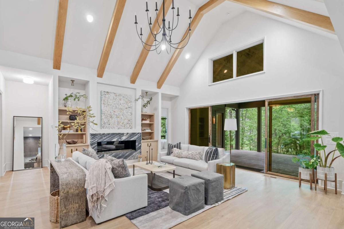 8455 Forsyth Commons CT