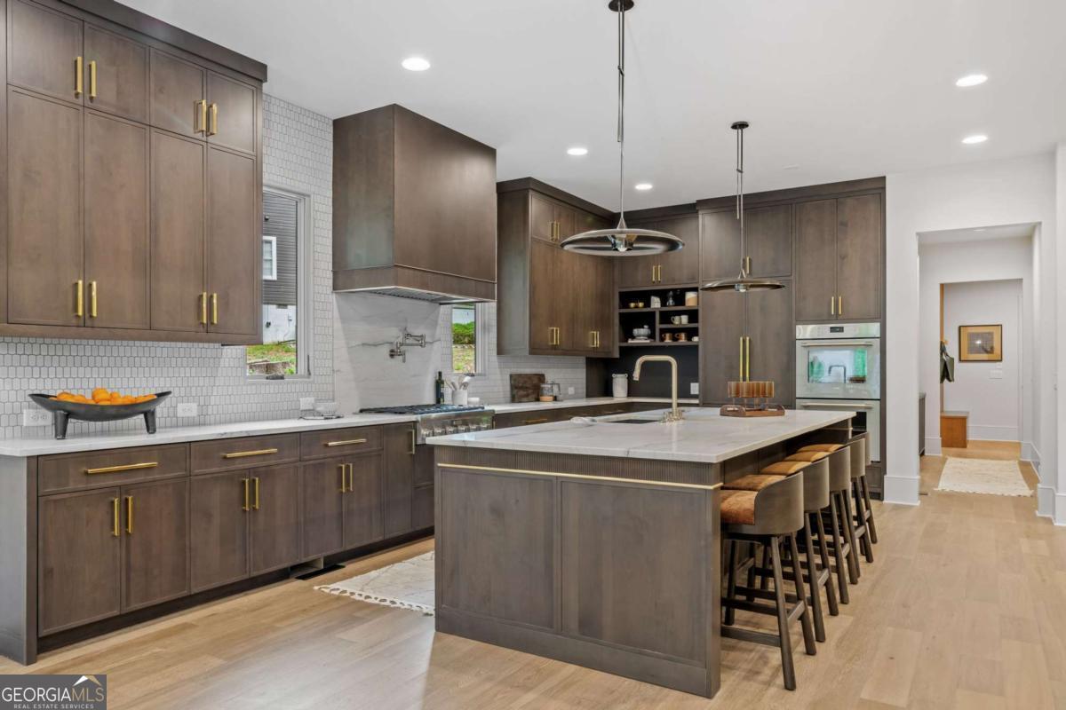 8455 Forsyth Commons CT