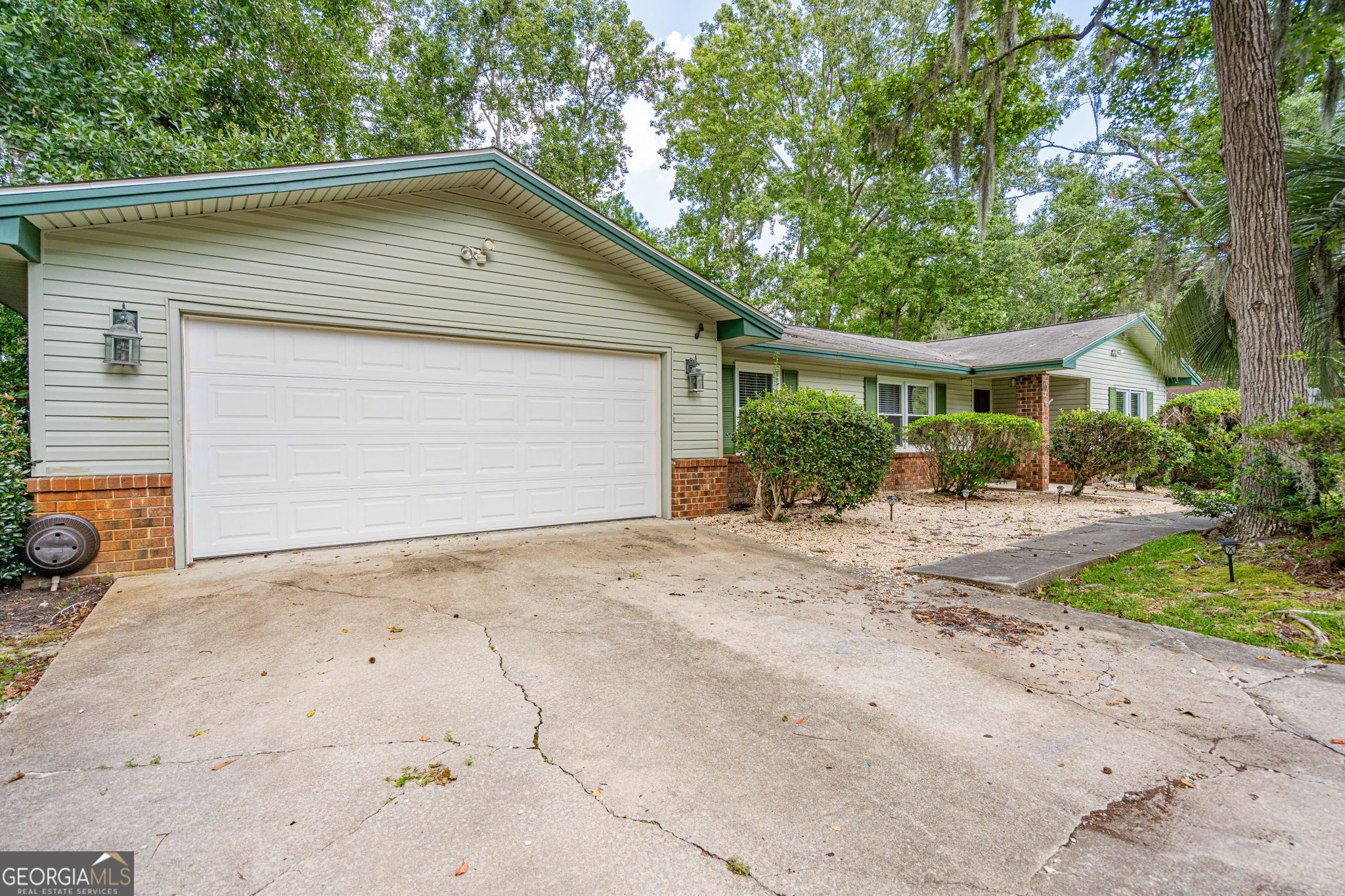10 Barrington CIR