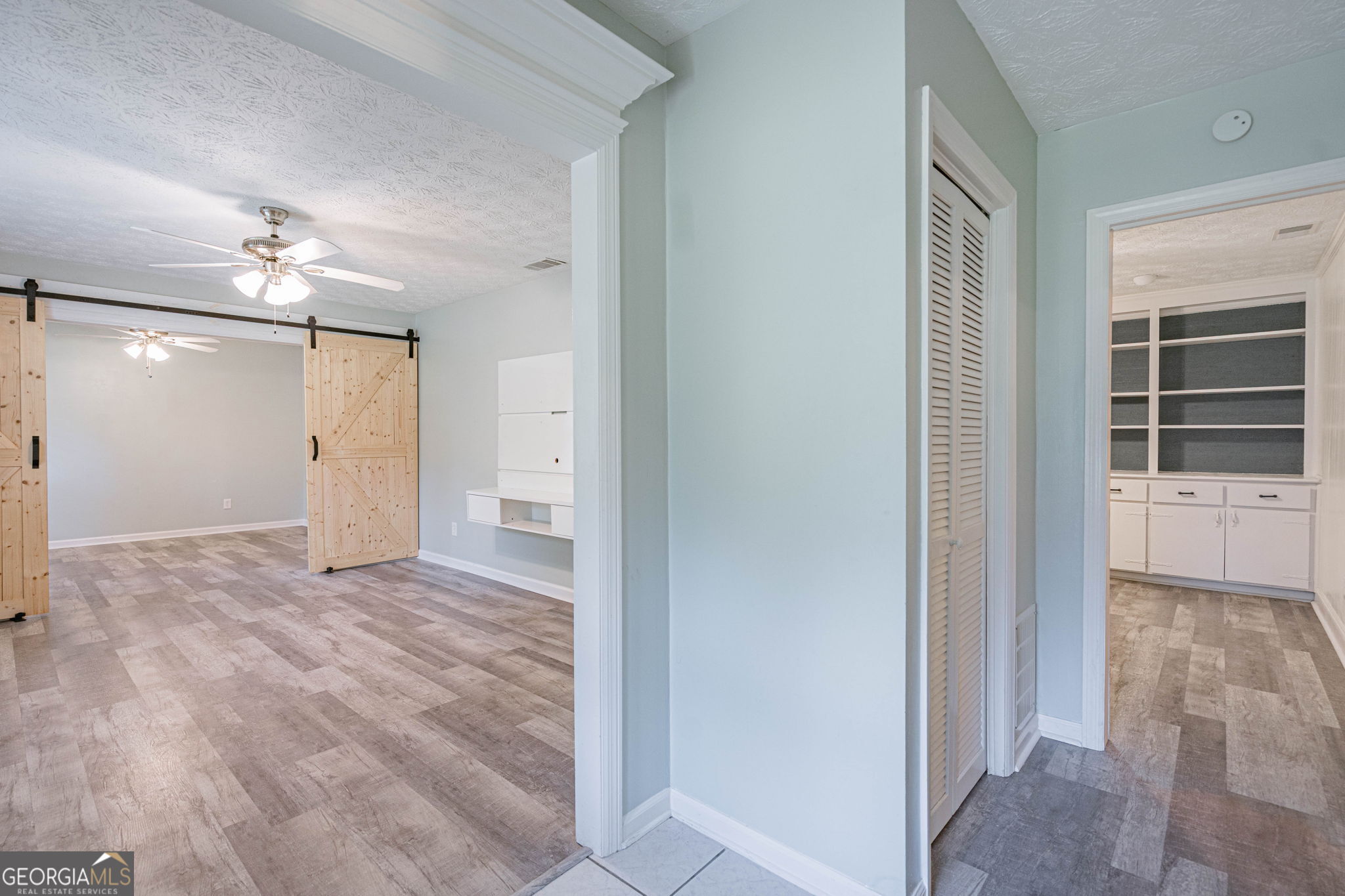 10 Barrington CIR