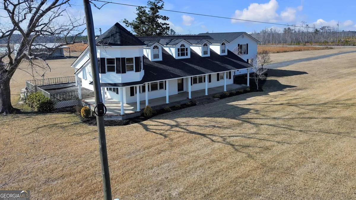 1832 Douglas Highway