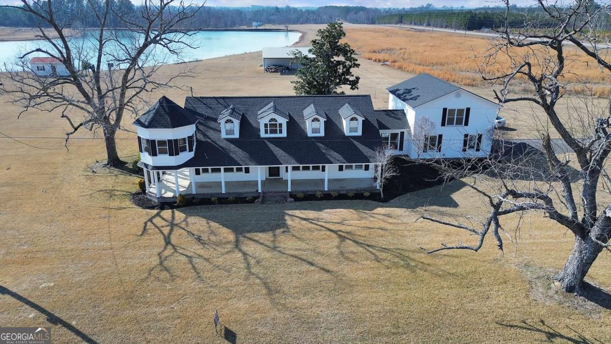 1832 Douglas HWY