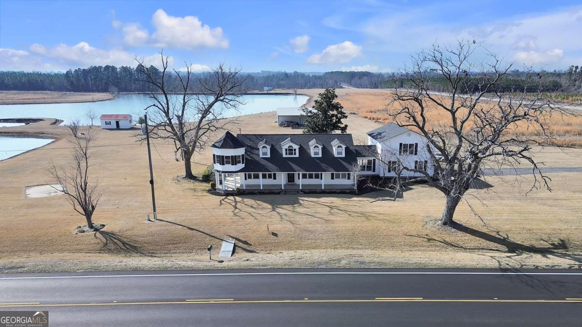 1832 Douglas HWY