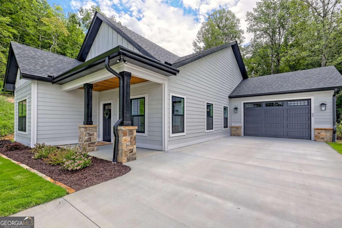 92 Mctyeire DR