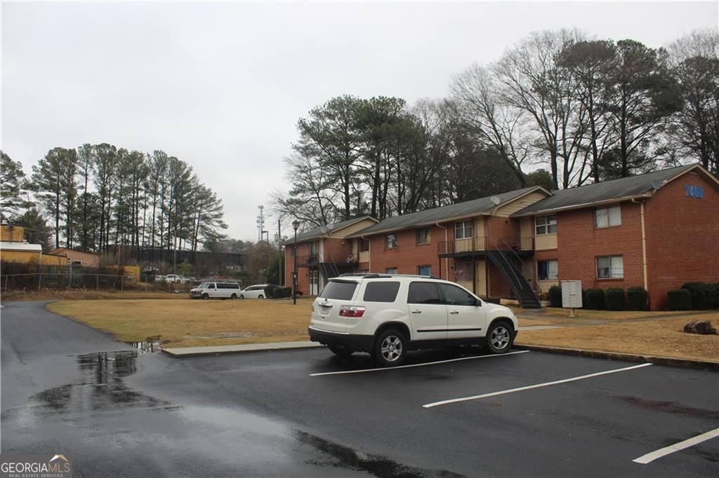 2400 N Beverly Hills DR