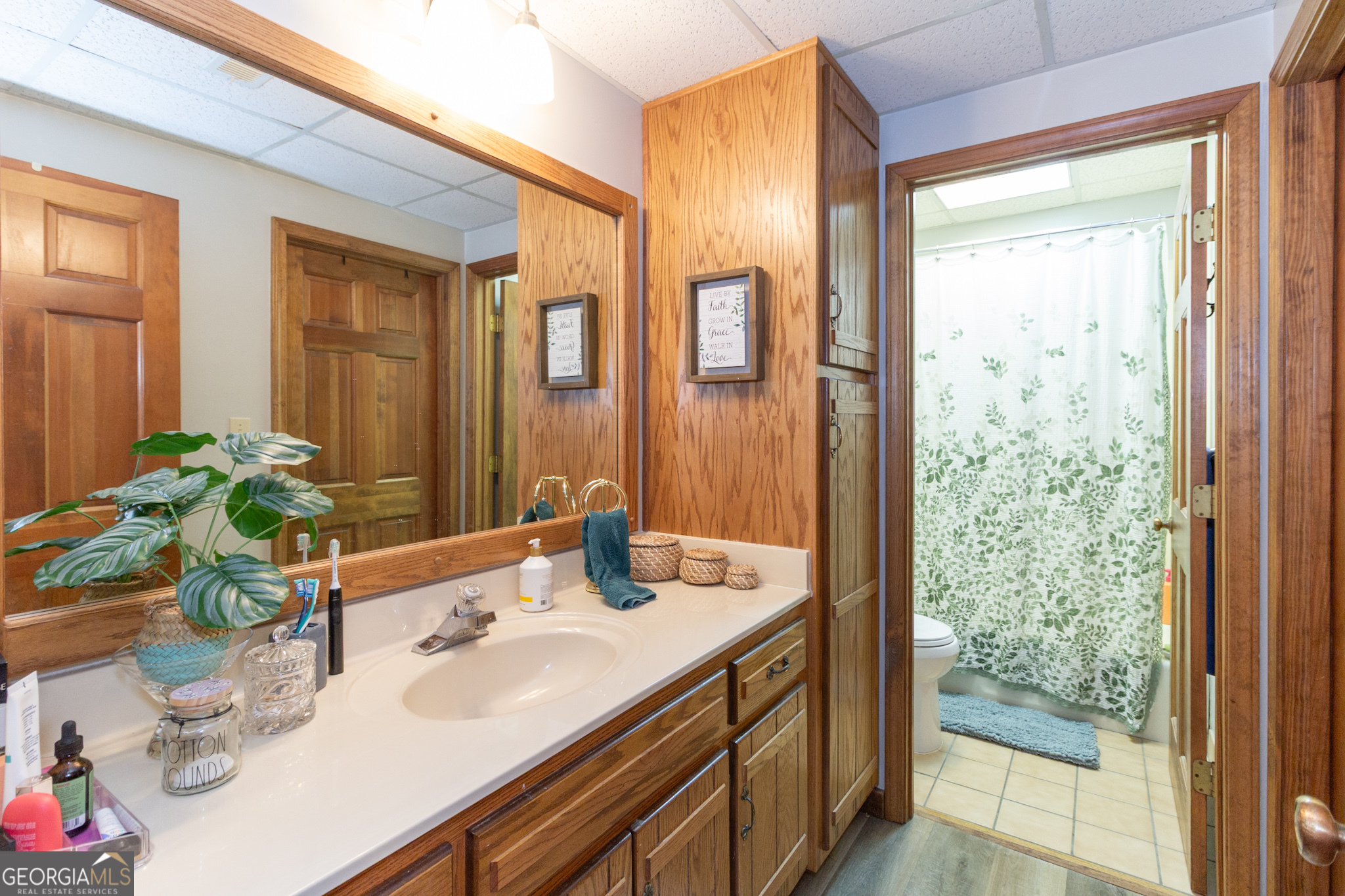 Fayetteville, Georgia 30215, United States, 5 Bedrooms Bedrooms, ,3 BathroomsBathrooms,Residential,Active,94833