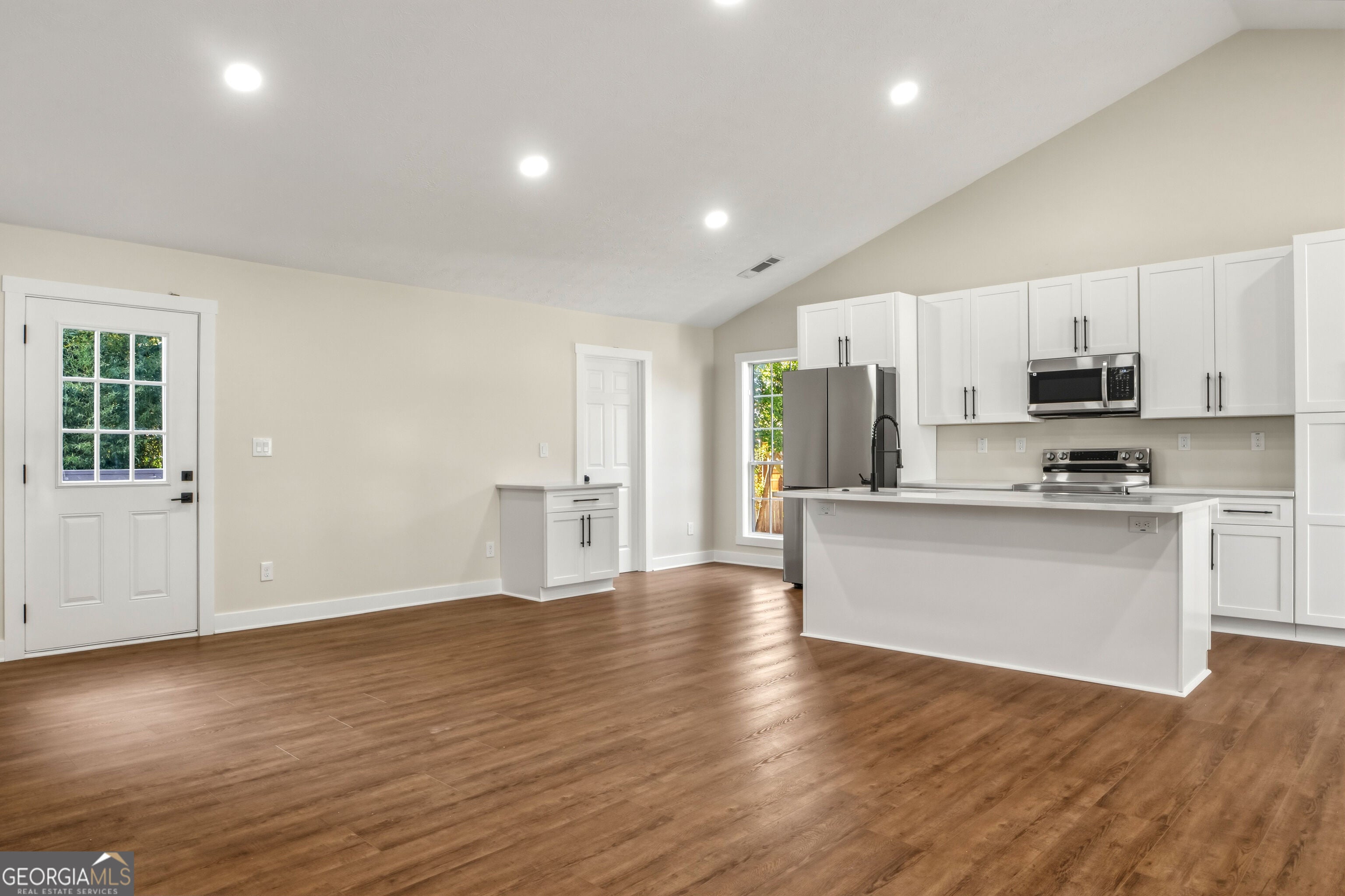 6802 Magnolia Park DR