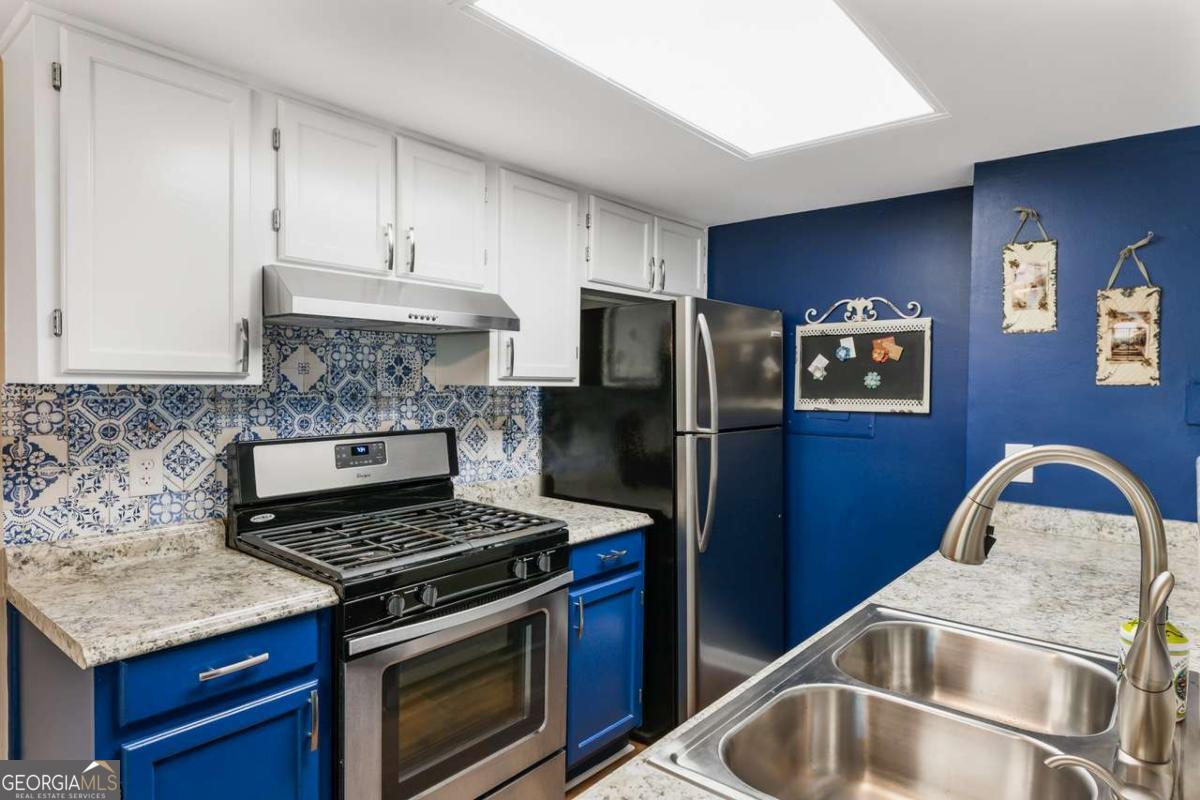 Henderson Place - Residential Lease