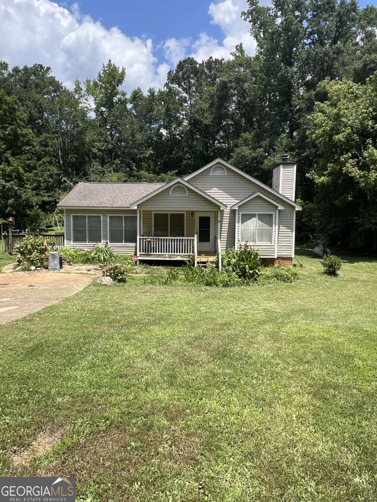 Multiple options for this Temple ranch! Move in as-is or add your own touches and updates. Options for investors as a fix/flip or buy/hold rental as well. House currently has 2 bedroooms with a large bonus room that just needs a closet to be the 3rd bedroom. The room is also large enough to add a small bath, making it a 3/2. HVAC is 8yrs old and the roof was replaced in 2014. Sits on nice level 0.92 Acre lot. Located just 3 miles from I-20, 15 minutes from Downtown Carrollton, and 17 minutes from the University of West Georgia, this home provides the perfect blend of seclusion and convenience! Lowest priced home in the Temple school district.