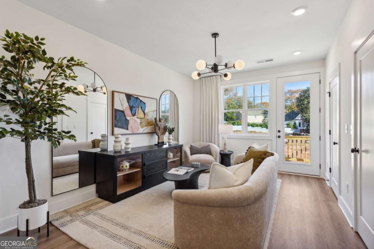 103 Mission WAY SE 103